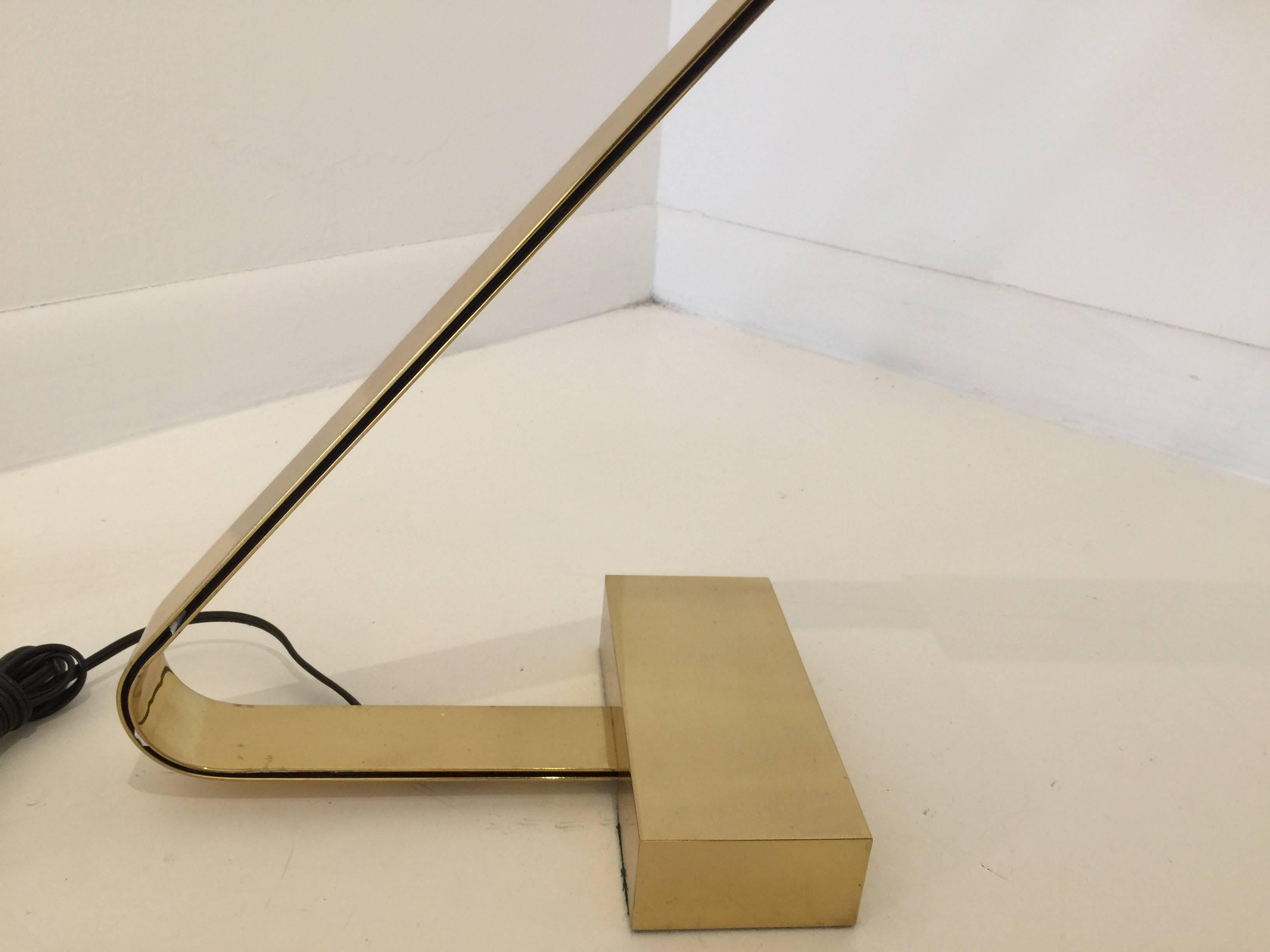 Architectural Brass Desk Lamp by Casella In Excellent Condition In North Miami, FL