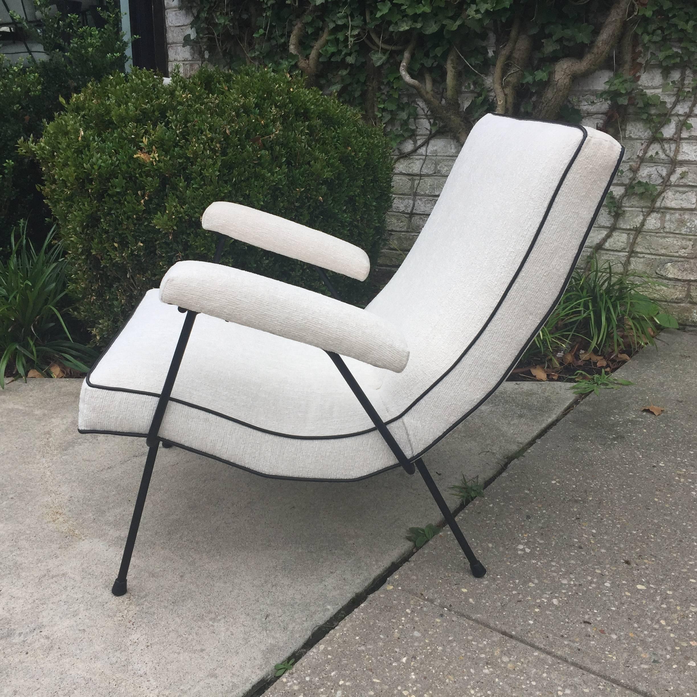 Great curves and scale on this comfortable Pearsall lounge chair. This has a chic look, furniture as art. Ivory chenille with black leather piping.

Ottoman dimensions: 24.5 inches x 19.5 inches deep x 13.5 inches tall.



 