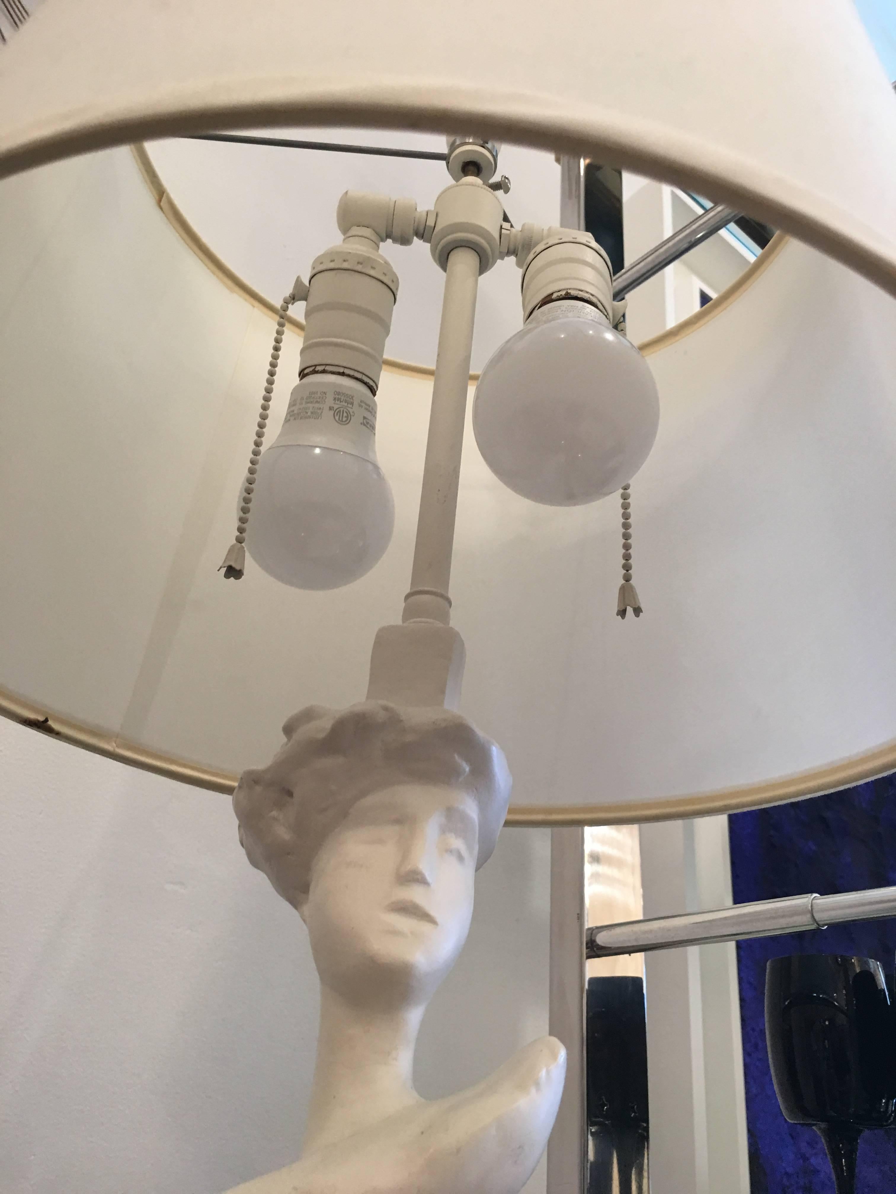 Fin du 20e siècle  « Tete de Femme »  Lampe de table, style Giacometti  en vente