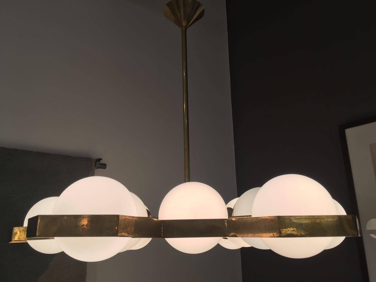 Italian Honeycomb Chandelier Ponti-Inspired with Brass and Frosted Globes