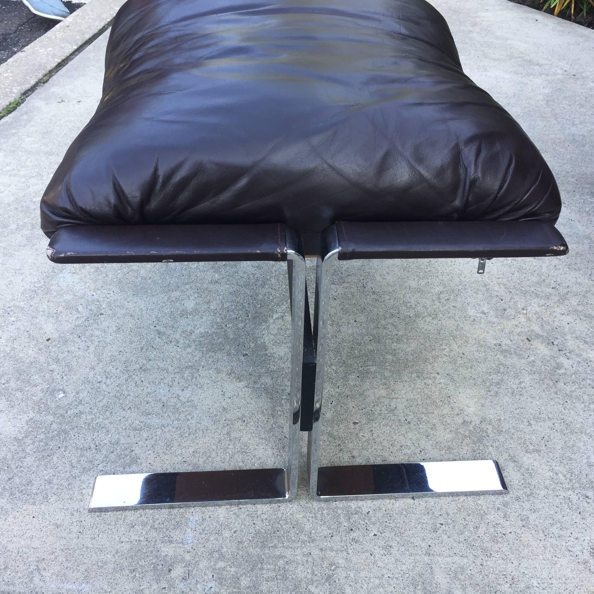 Fin du 20e siècle Fauteuil de salon et repose-pieds Saporiti