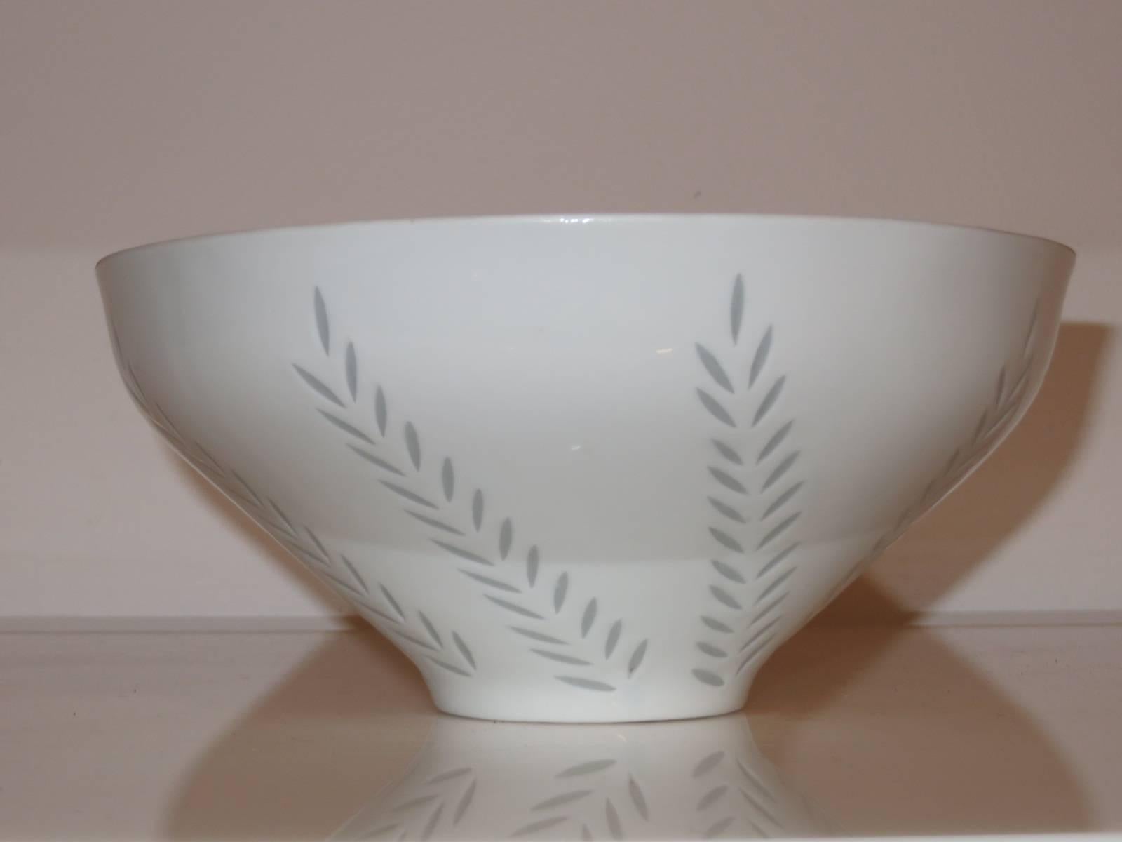 Large Arabia Bowl by Friedl Holzer-Kjellberg In Excellent Condition In Tarrytown, NY