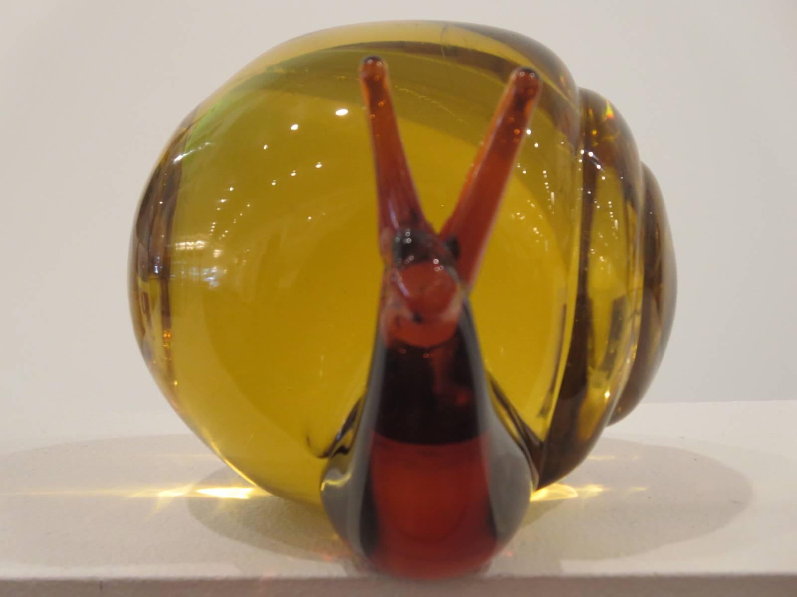 Perfect Two Colors Amber Snail by Salviati In Excellent Condition In Tarrytown, NY