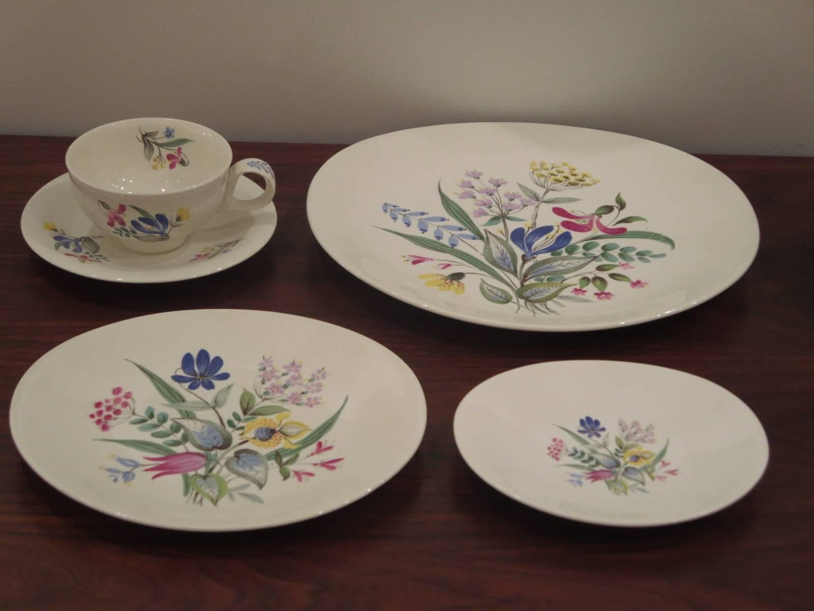 Mid-Century Modern Eva Zeisel Hallcraft Plates Setting for Six