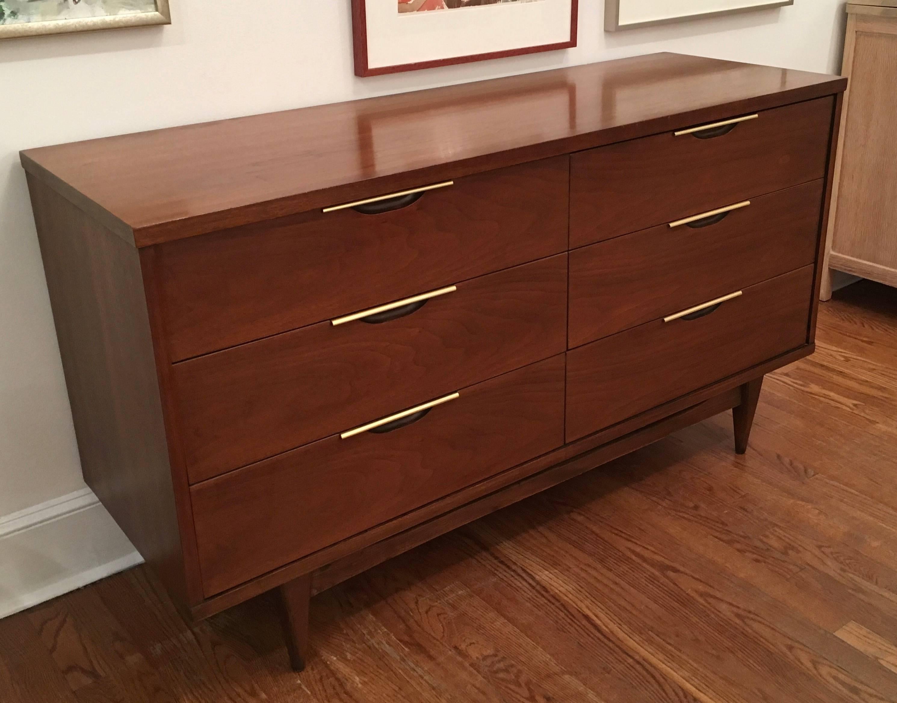 1960s Six-Drawer Walnut Dresser for Kent Coffey In Good Condition In Tarrytown, NY