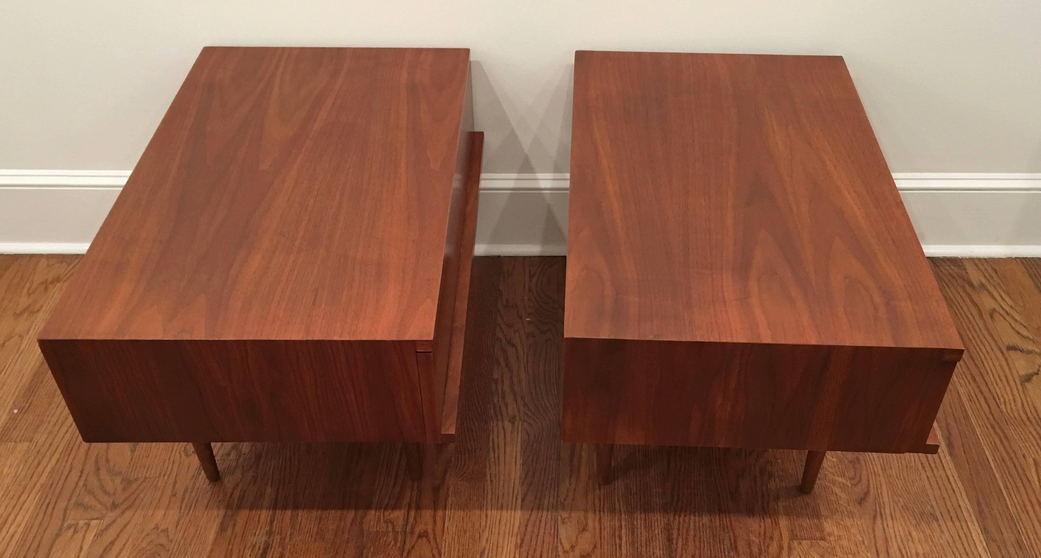 American Rare Pair of Walnut 1960s End/Night Tables Designed by Mel Smilow For Sale