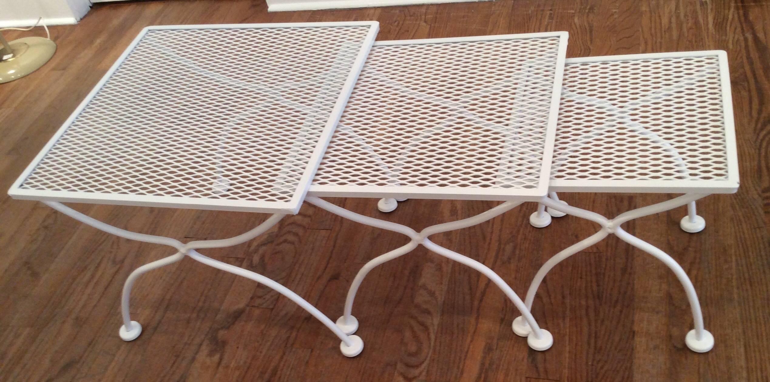 Mid-20th Century Set of Three Russell Woodard Nesting Tables For Sale