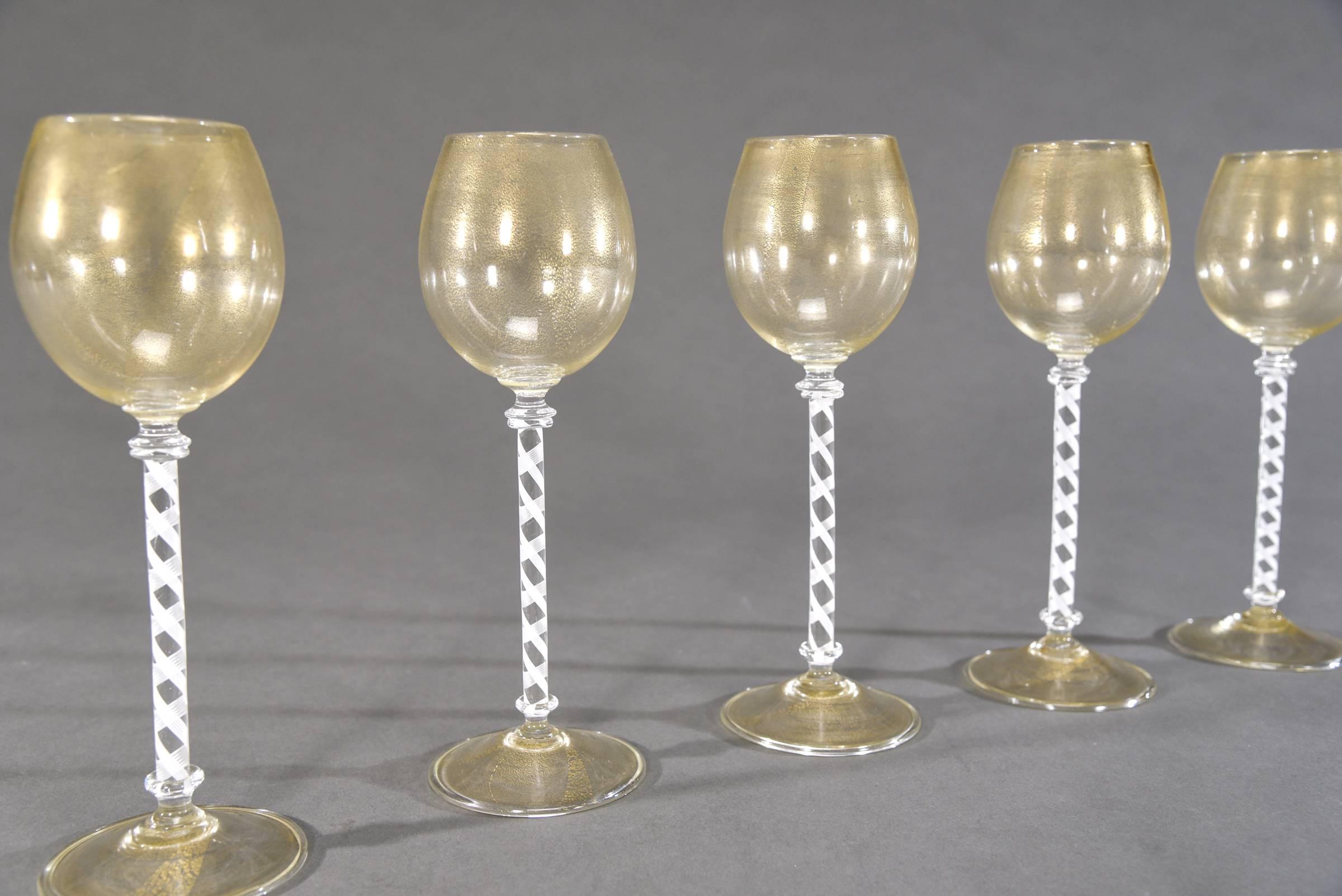12 Venetian Goblets w/ White Cane Twist Stems & Gold Inclusions In Excellent Condition For Sale In Great Barrington, MA