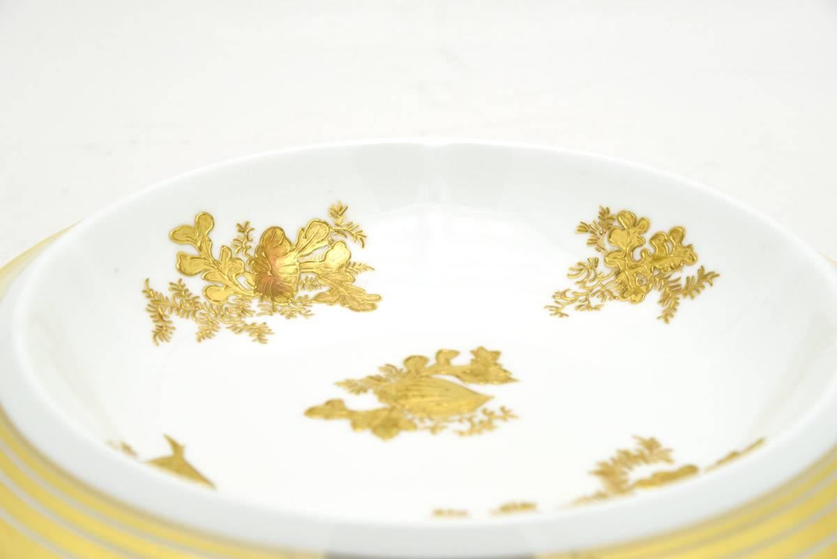 Early 20th Century 12 Gilt Seafood Bowls with Raised Paste Gold Shells Aesthetic Movement