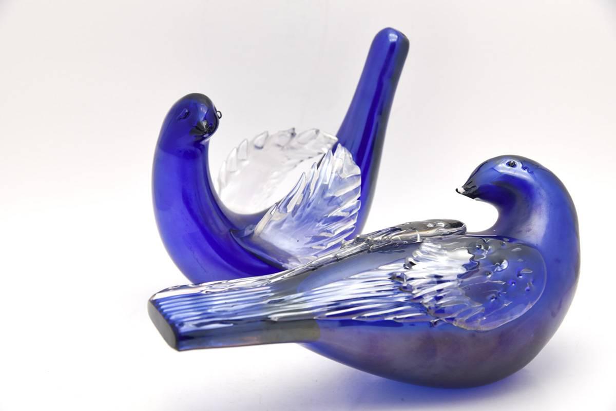 Italiano Firmato Venini Murano Uccelli Blu Colombe Disegnato da Tyra Lundgren in vendita