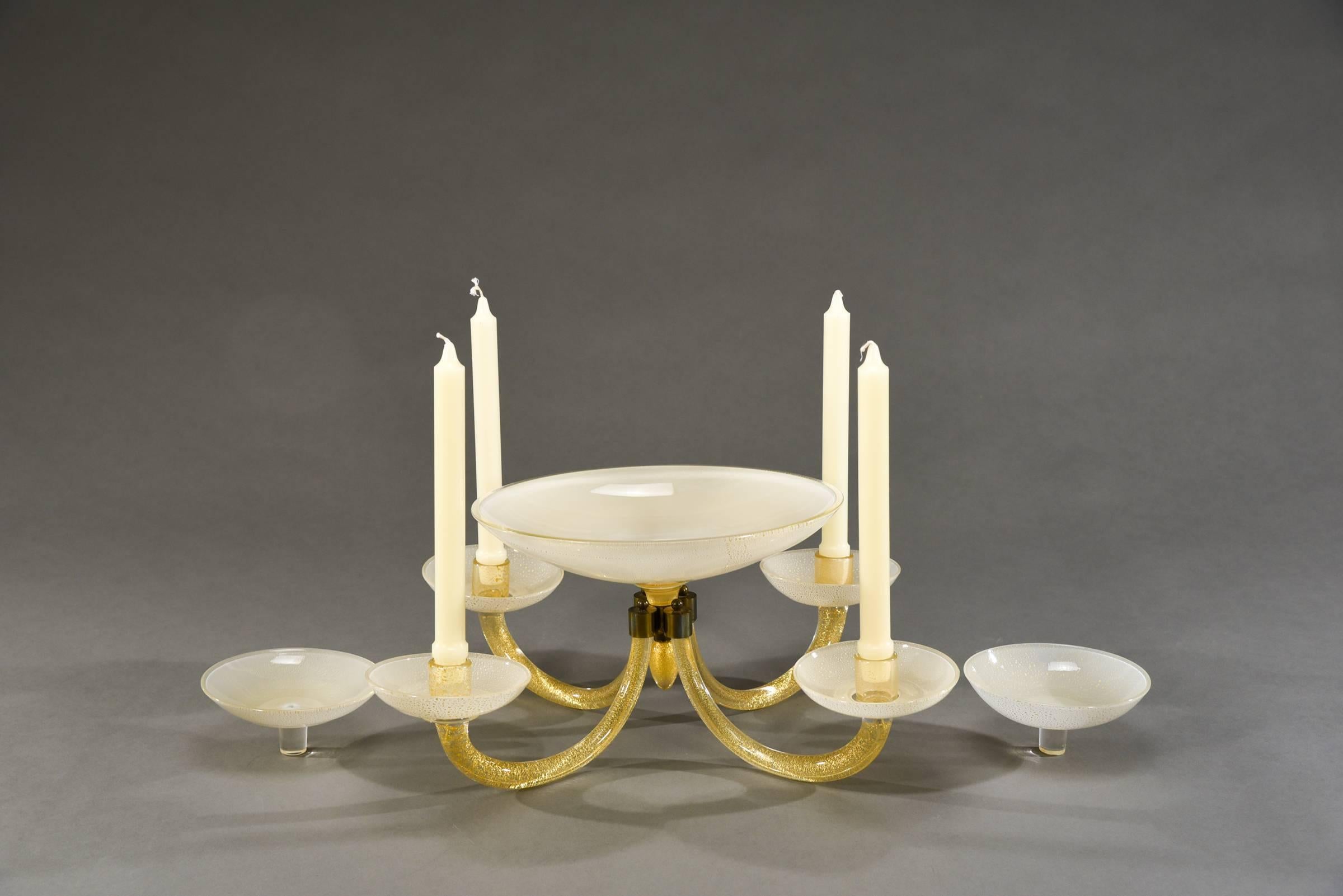 Barovier&Toso Centre de table Epergne et chandeliers Cristal opale avec feuille d'or en vente 1