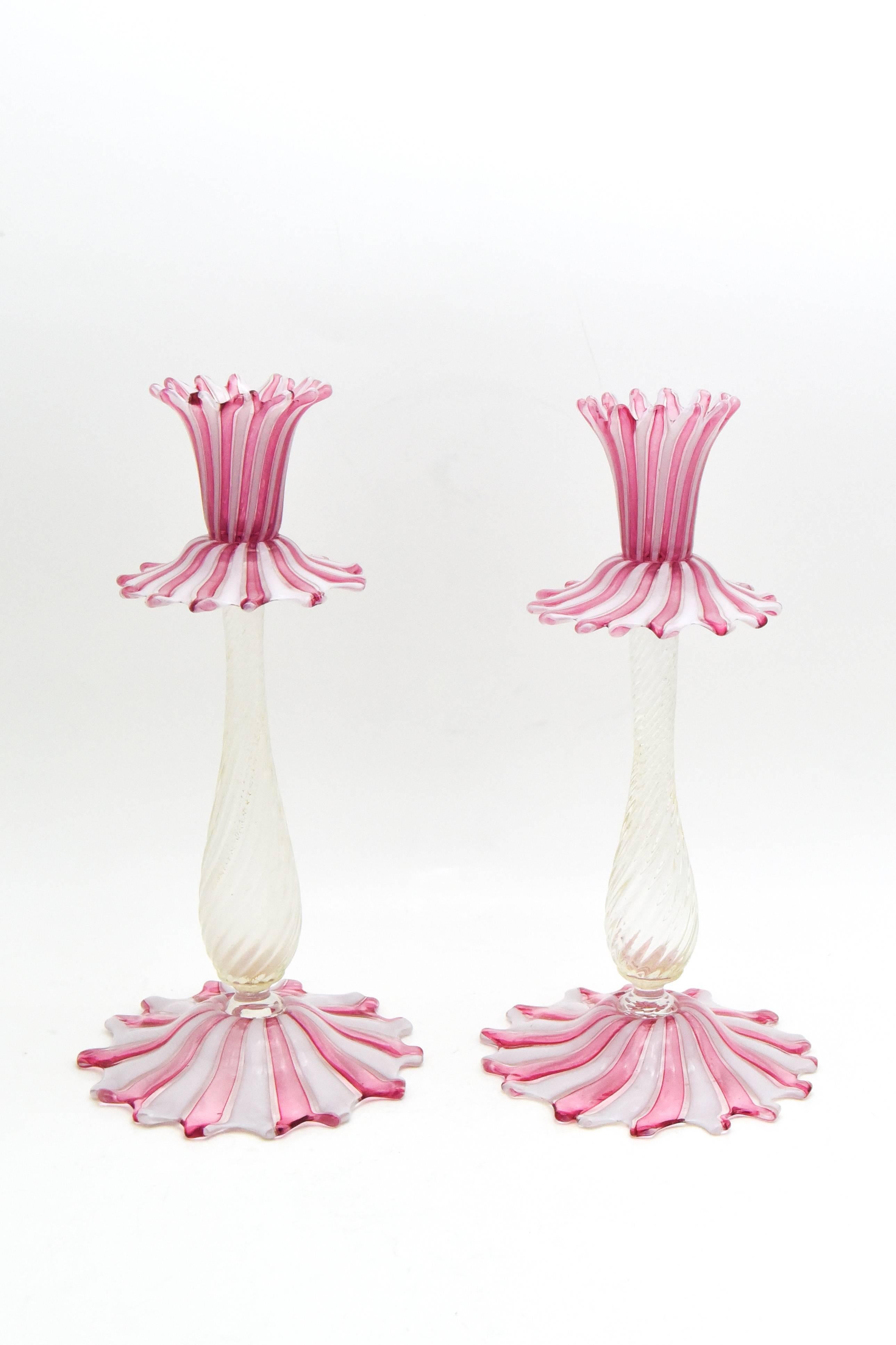 Handblown Venetian Murano Three-Piece Centerpiece Pink and White Stripes In Excellent Condition For Sale In Great Barrington, MA