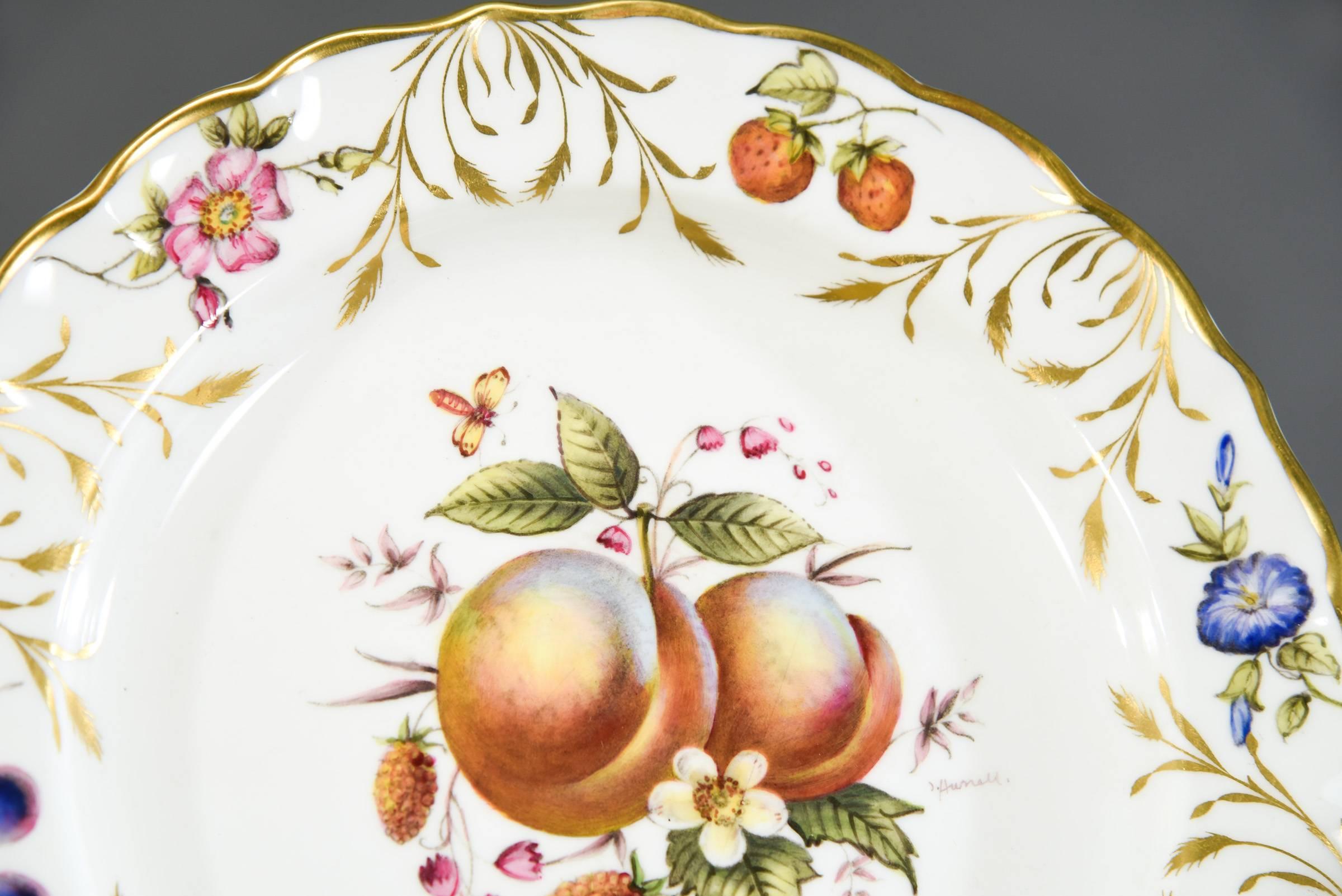 Porcelaine 12 assiettes à dessert Royal Worcester peintes à la main avec fruits signées Hummel en vente