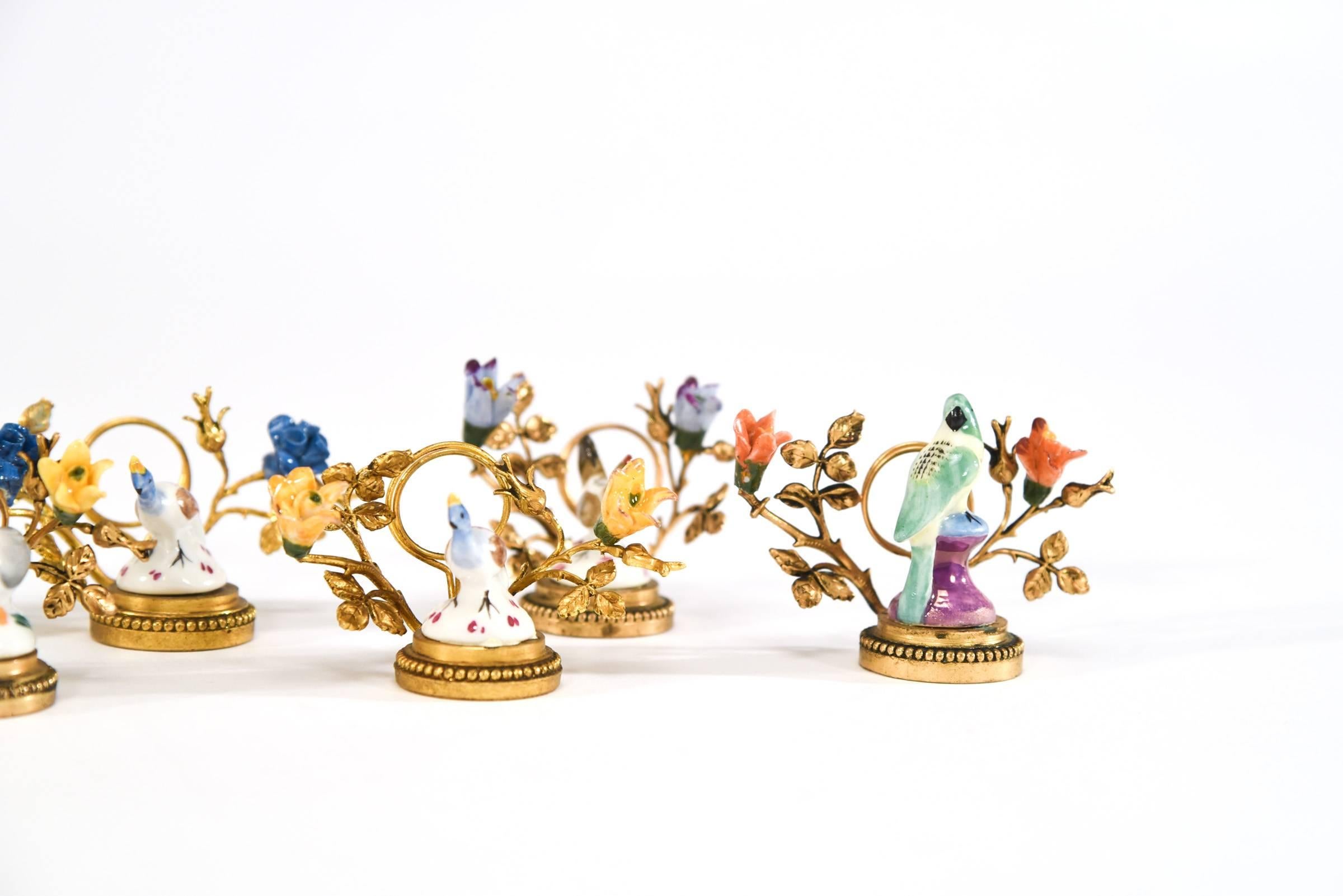 Lote de 12 Mantenedores Franceses de Bronce y Porcelana Pájaros, Animales y Flores en venta 2