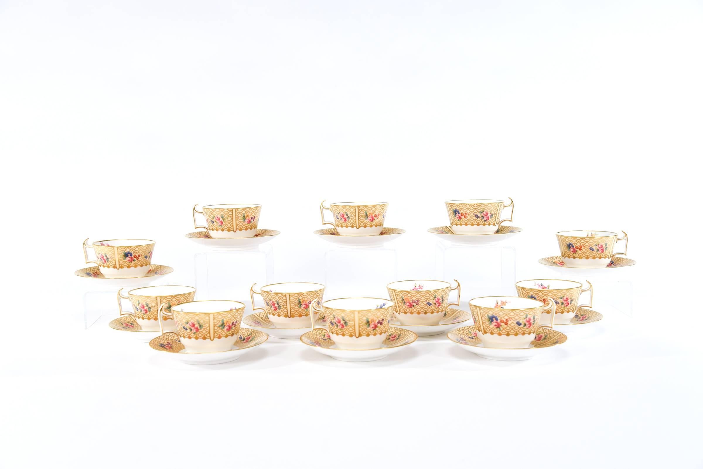 Copeland Spode für Tiffany Dessert- und Teeservice für 12 Personen mit japanischem Blumenmuster  (Emailliert) im Angebot
