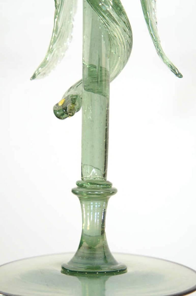 Paire de chandeliers figuratifs en forme de cygne vénitien soufflé à la main de Salviati en vente 1