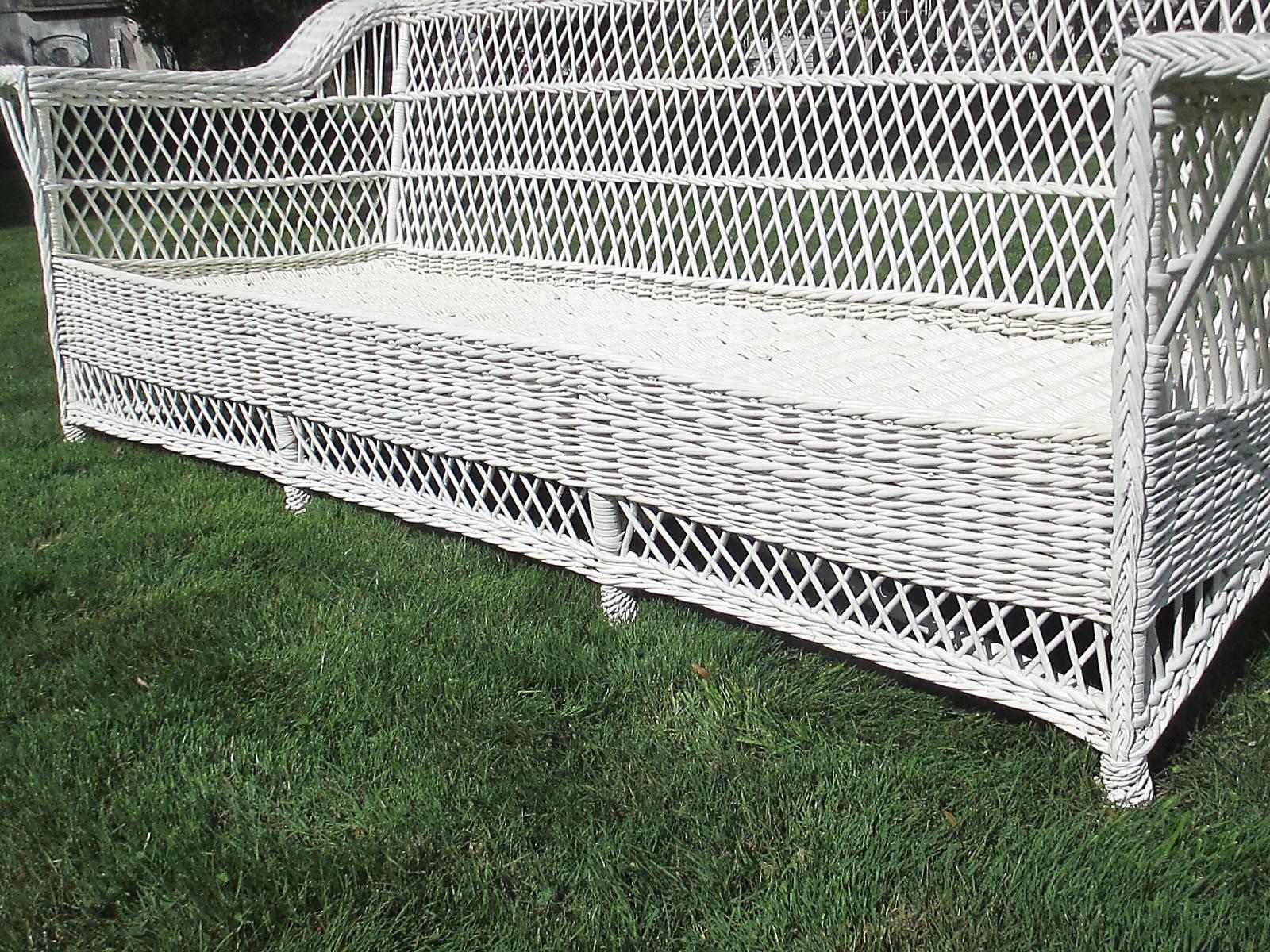 Bar Harbor Wicker Sofa In Excellent Condition For Sale In Sheffield, MA