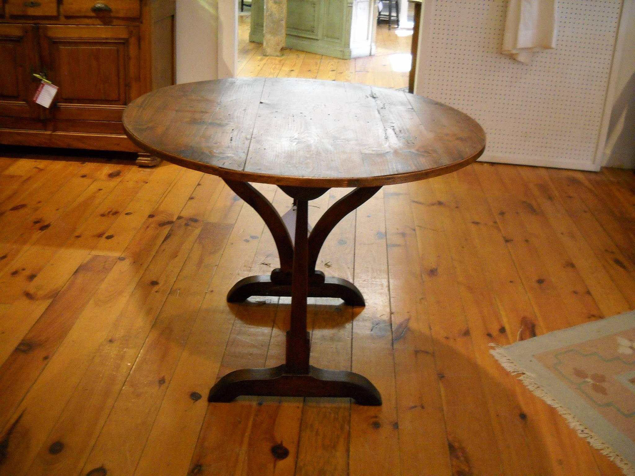 French Tilt-Top Wine Tasting Table In Excellent Condition In Sheffield, MA