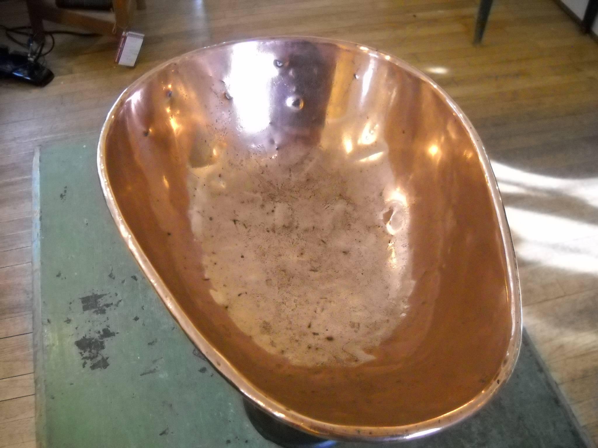 English Grocery Scale with Copper Tray In Excellent Condition In Sheffield, MA