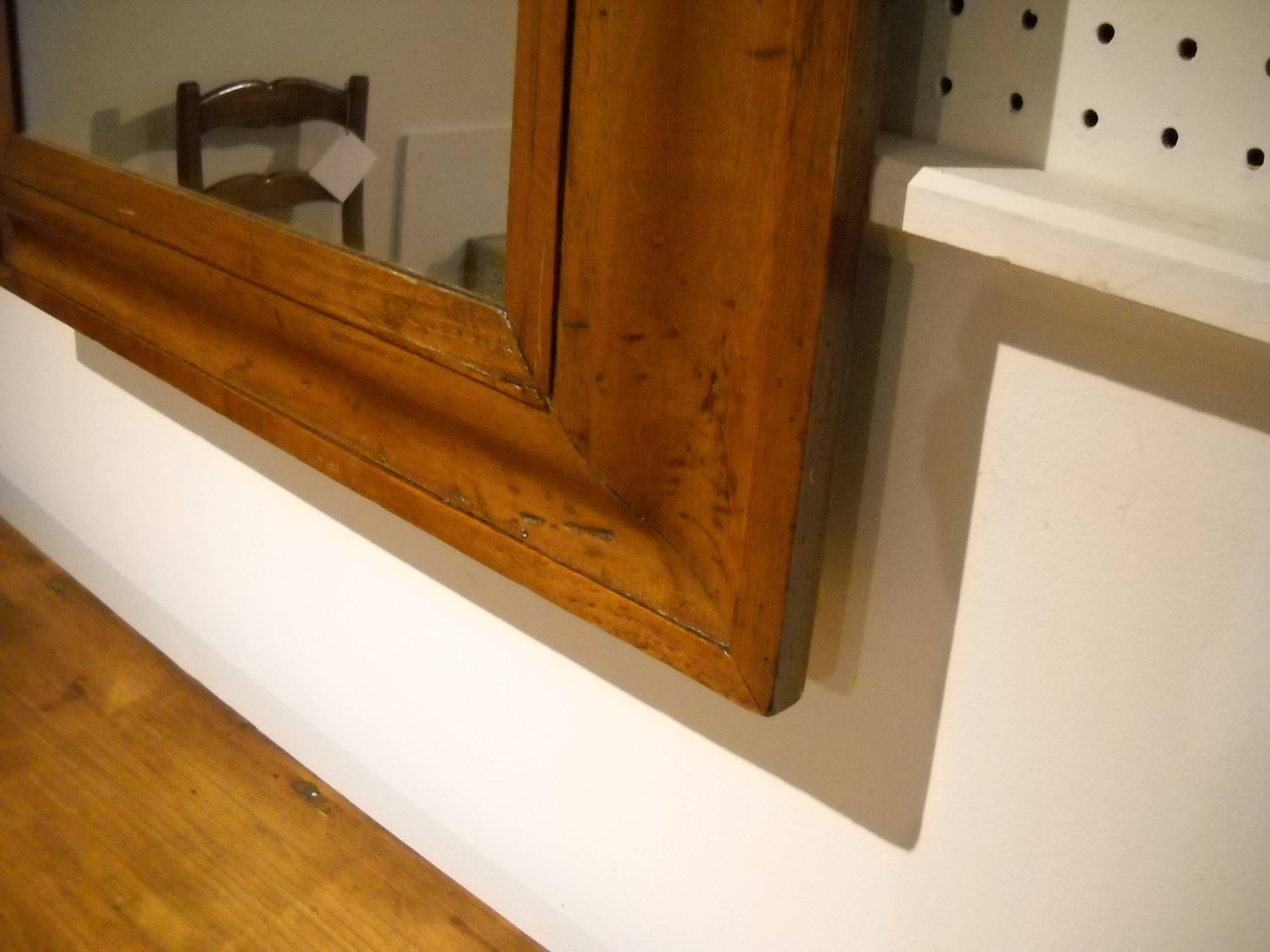 Ogee Mirror In Excellent Condition In Sheffield, MA
