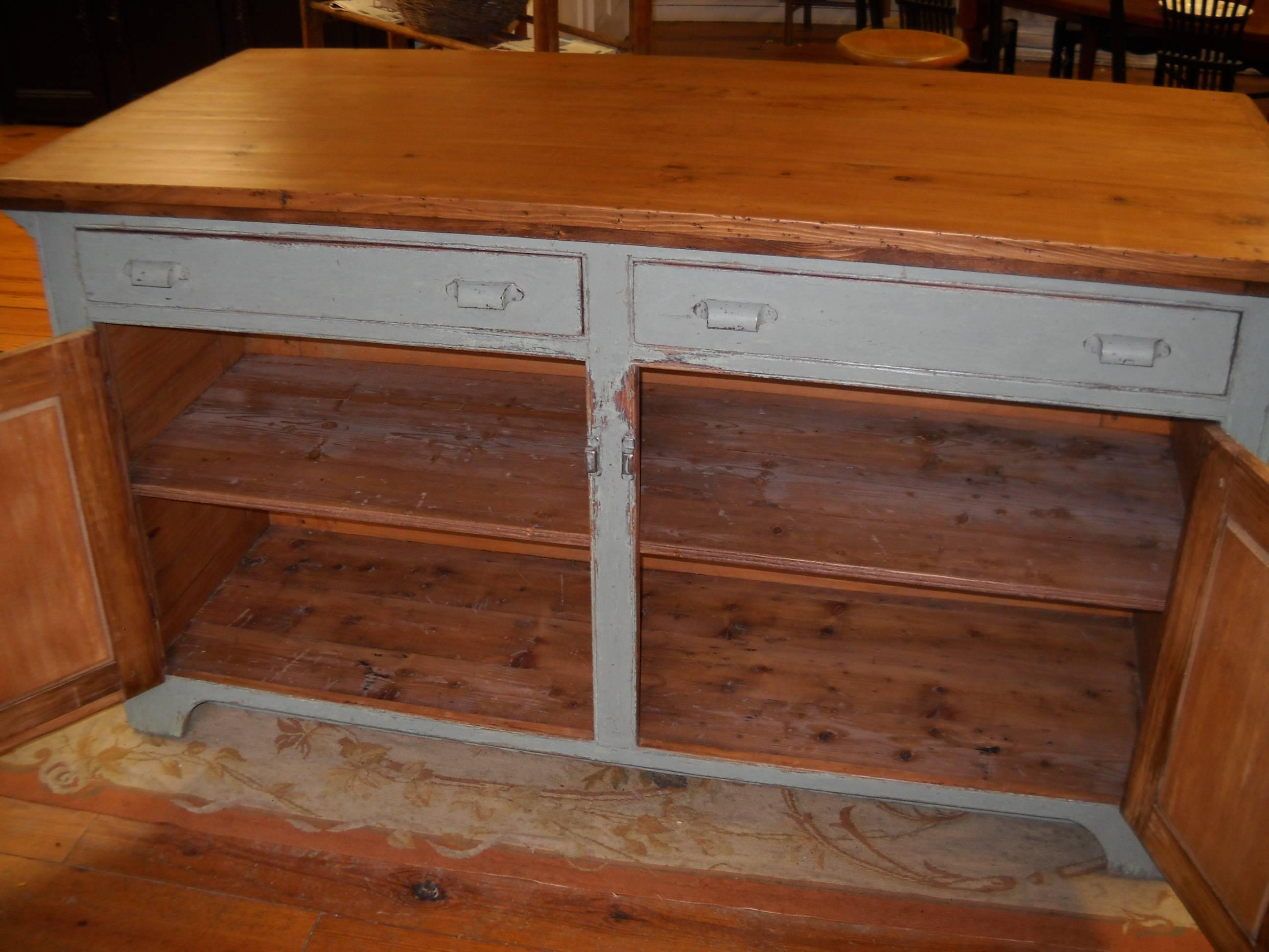 Store Counter Designer by Quebec Architect In Excellent Condition In Sheffield, MA