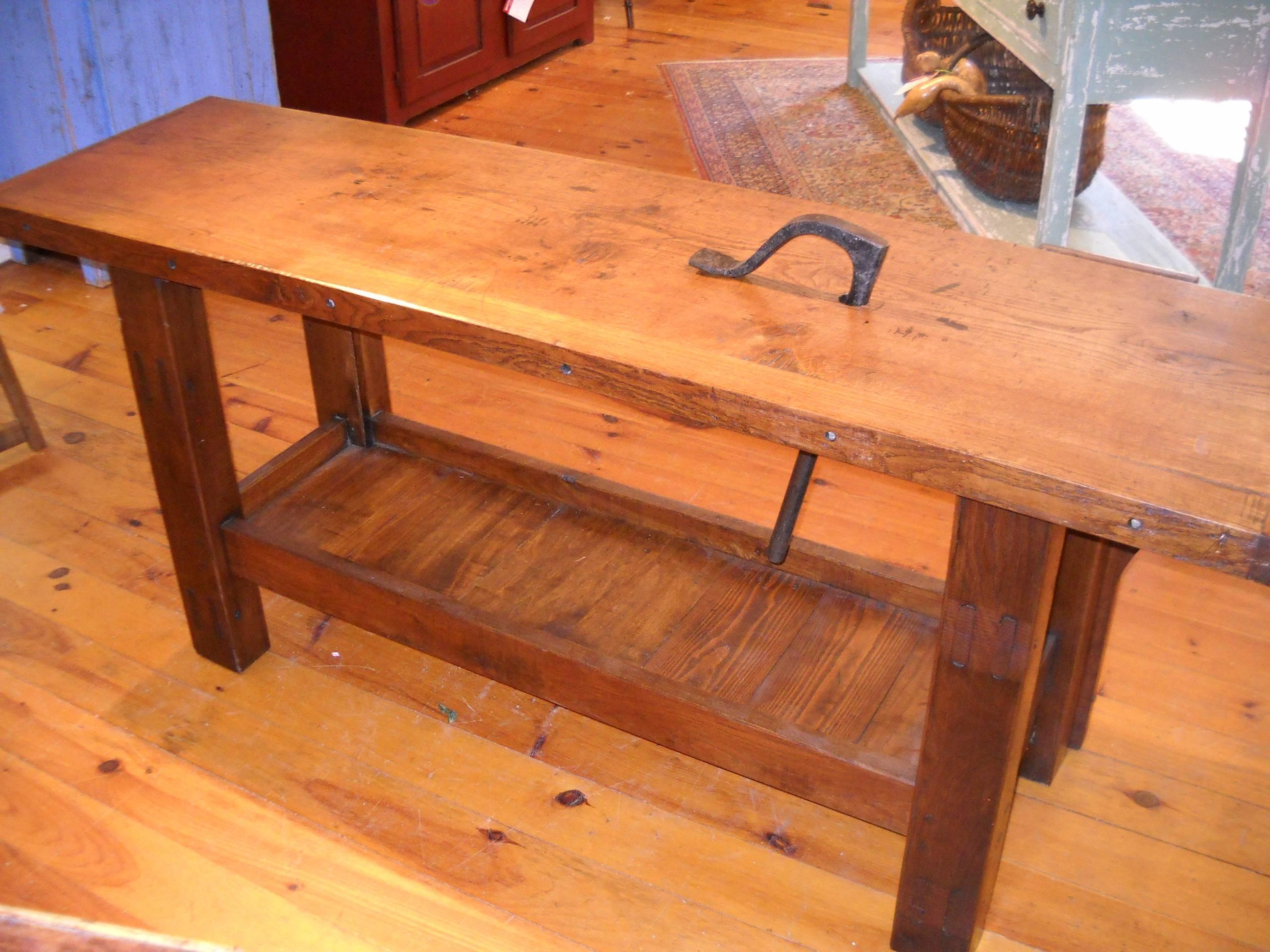 English Cobblers Bench with Original Vice In Excellent Condition In Sheffield, MA