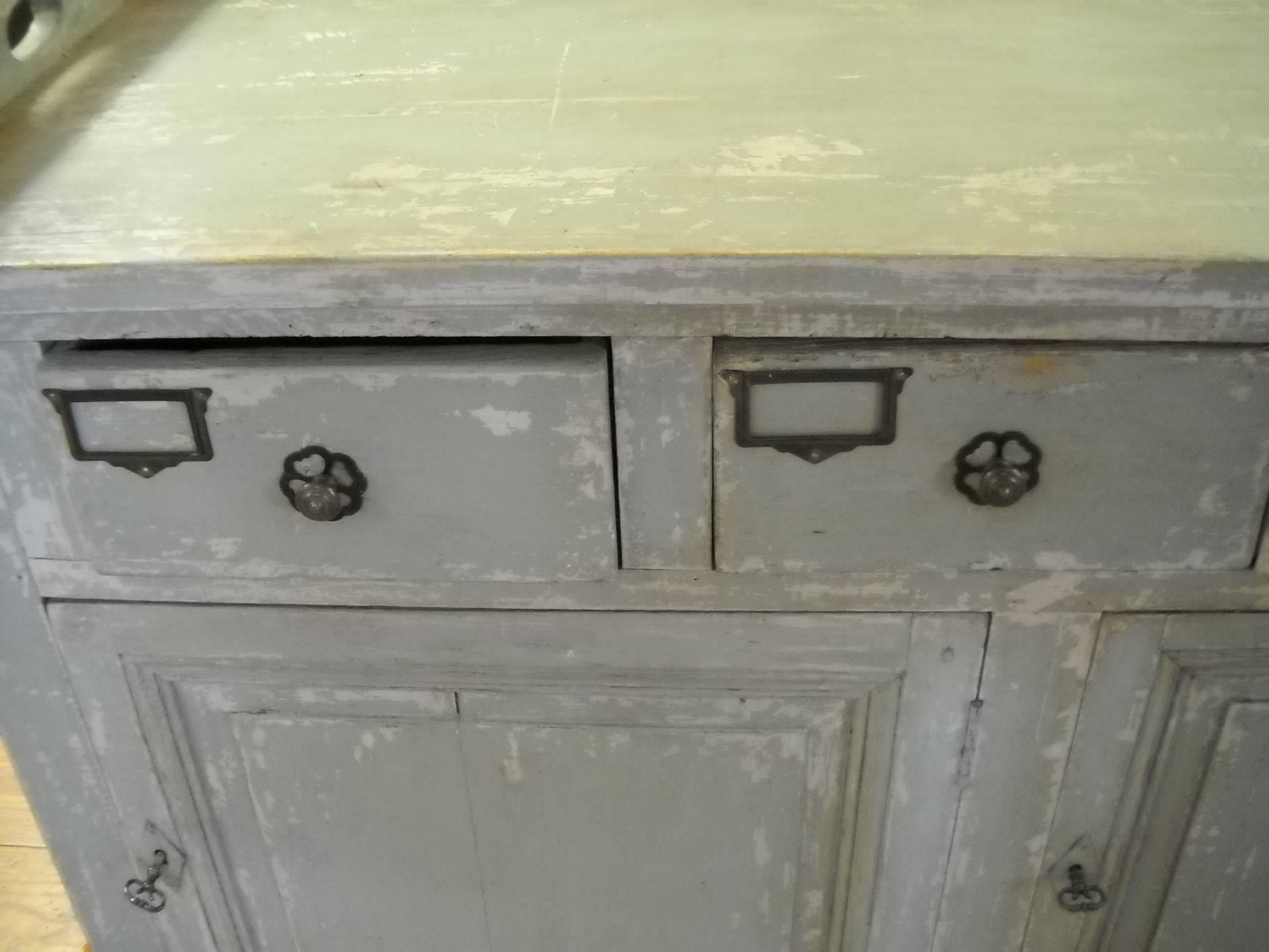 Restaurant Store Counter from the South of France In Excellent Condition In Sheffield, MA