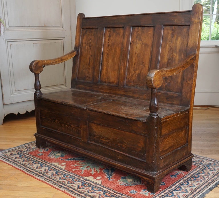 Monks Bench In Excellent Condition In Sheffield, MA