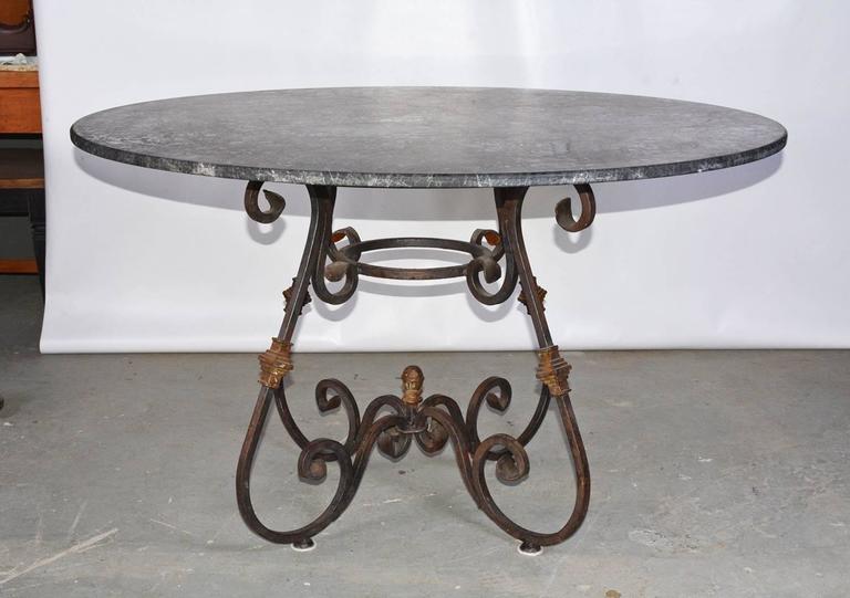 Continental Wrought Iron And Marble Dining Table For At 1stdibs The Round Indoor Or Outdoor Metal Base Garden Dining Table Marries A French Continental Wrought Iron
