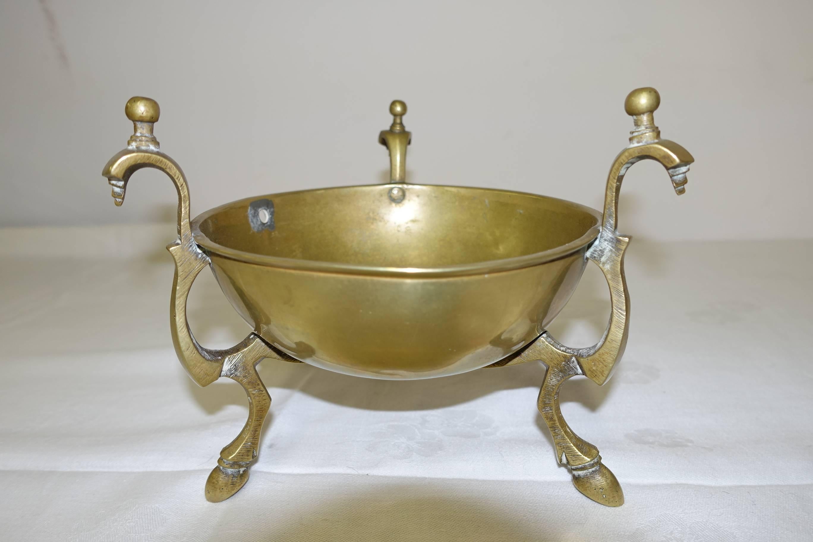 Tripod Cachepot Brass Bowl In Good Condition For Sale In Sheffield, MA