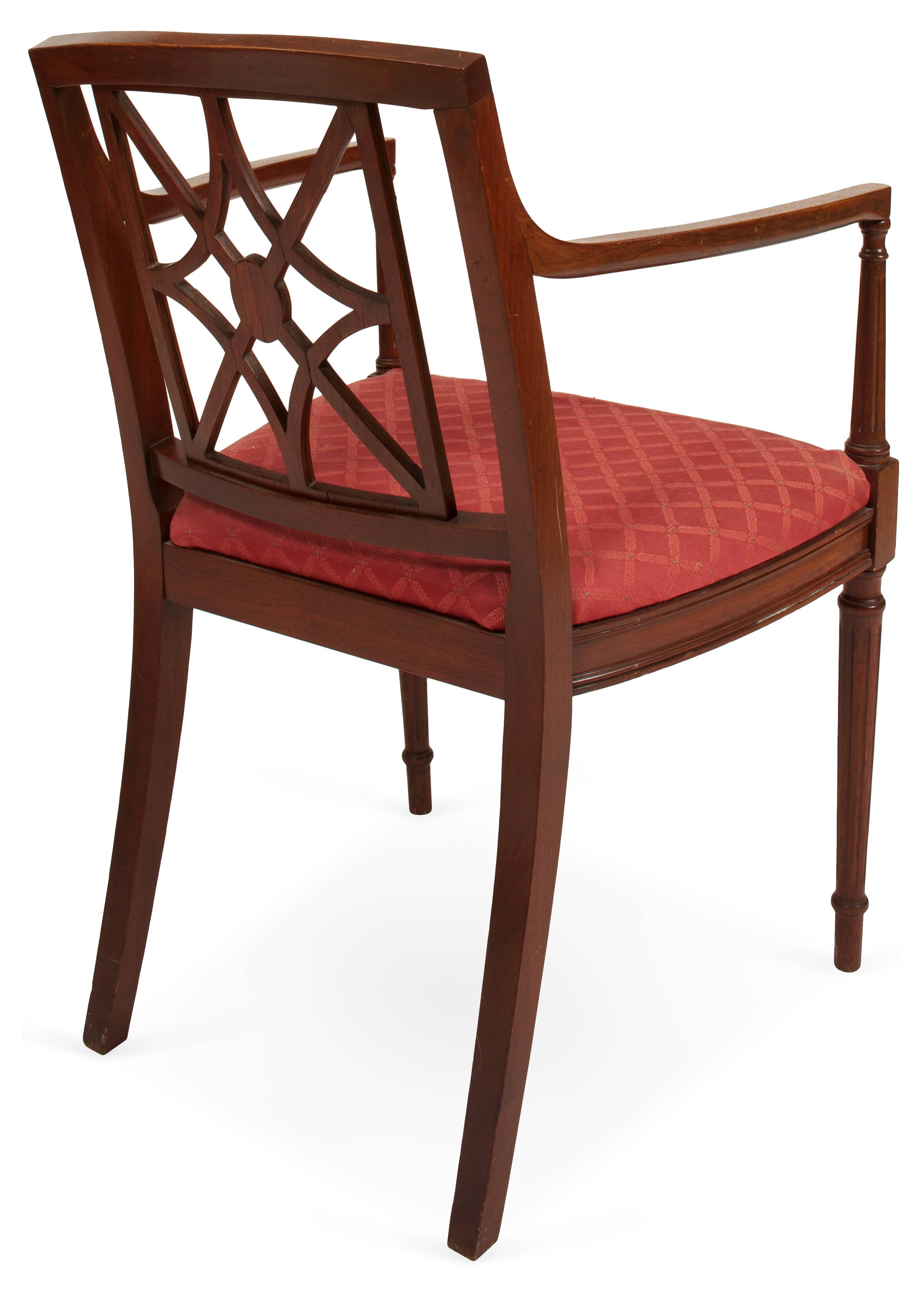 Sheraton-Sessel mit Laubsägearbeiten (Handgefertigt) im Angebot