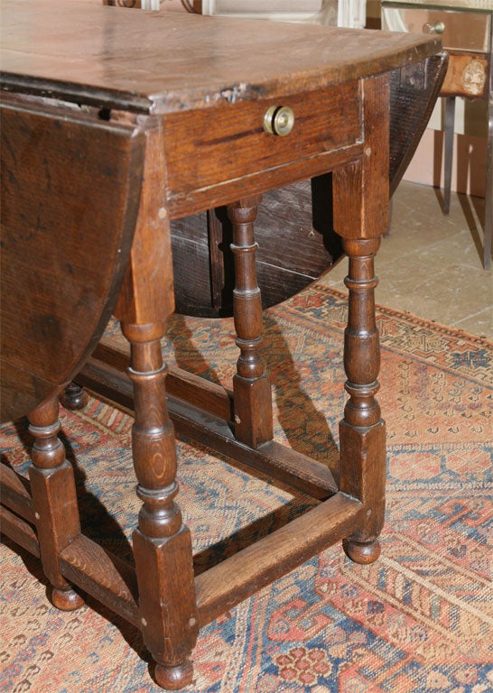 19th Century English Gate Leg or Drop-Leaf Table
