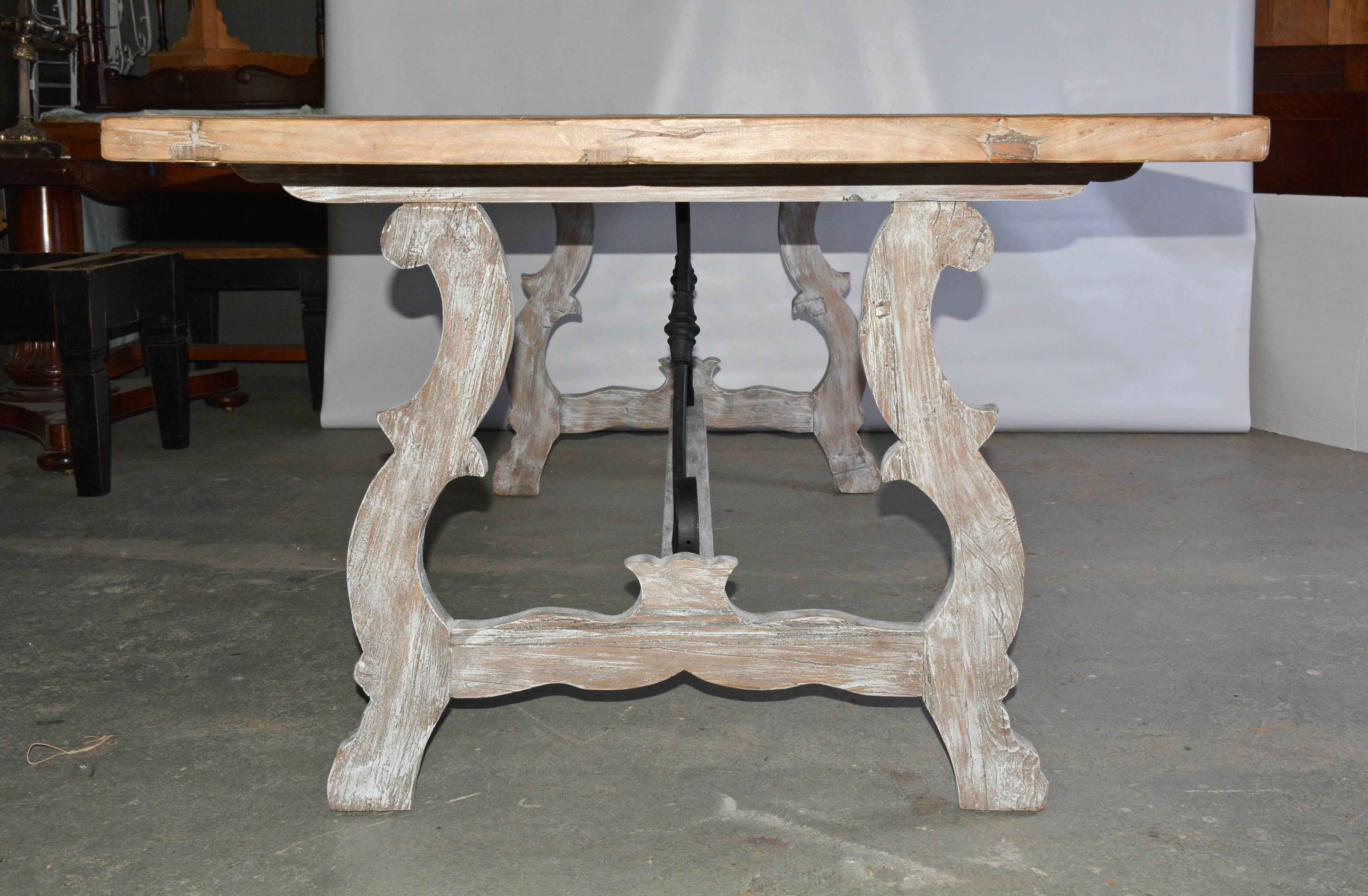 Spanish Renaissance Style Country Dining Table In Excellent Condition In Sheffield, MA