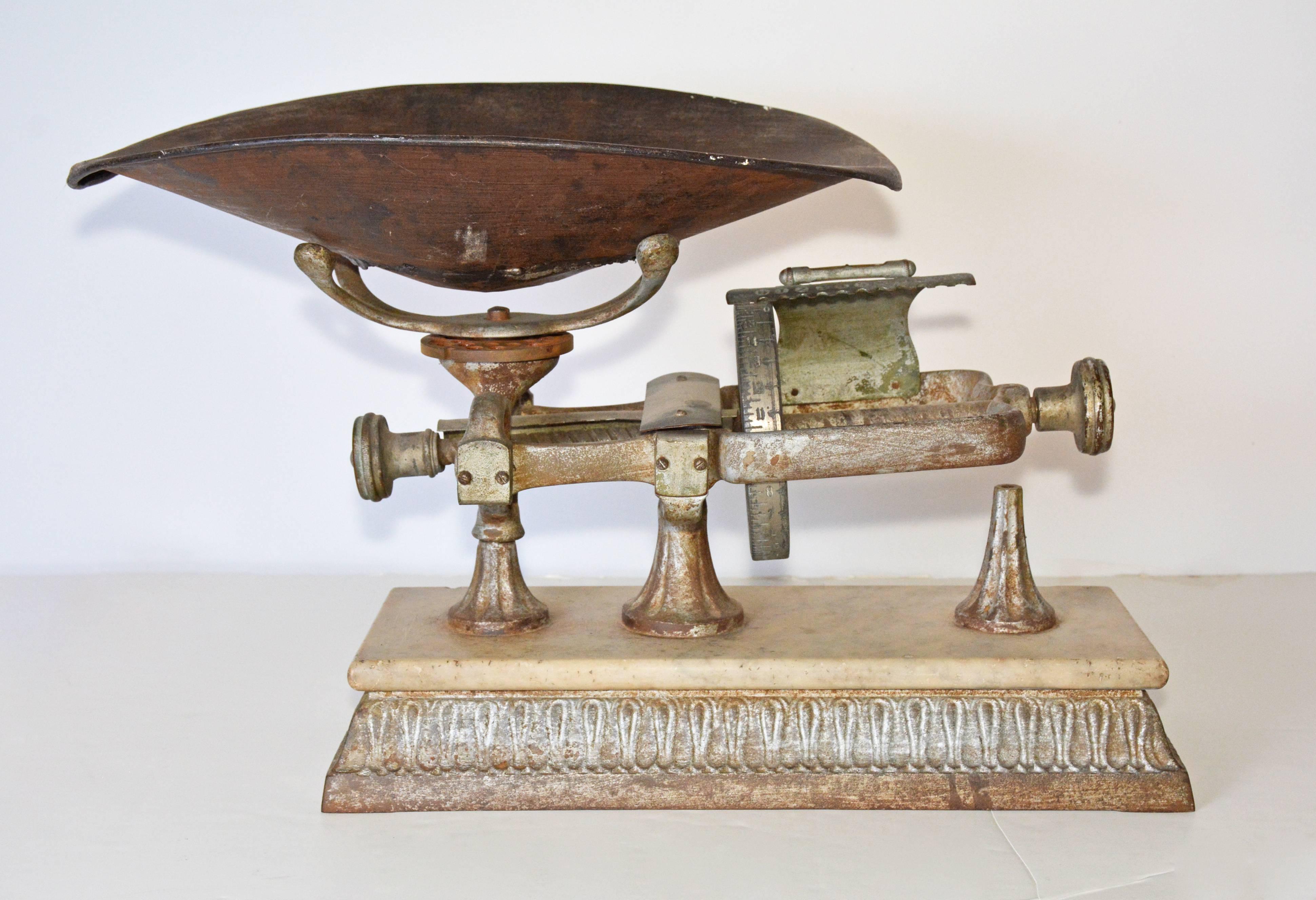 The label on the antique scale reads 