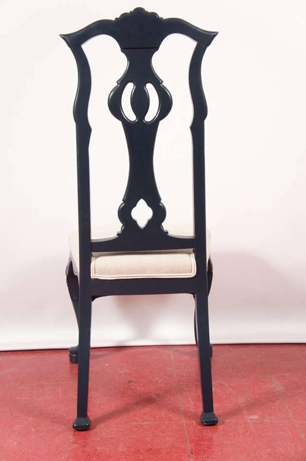 Paar bemalte Beistellstühle im venezianischen Rokoko-Stil (Italienisch) im Angebot