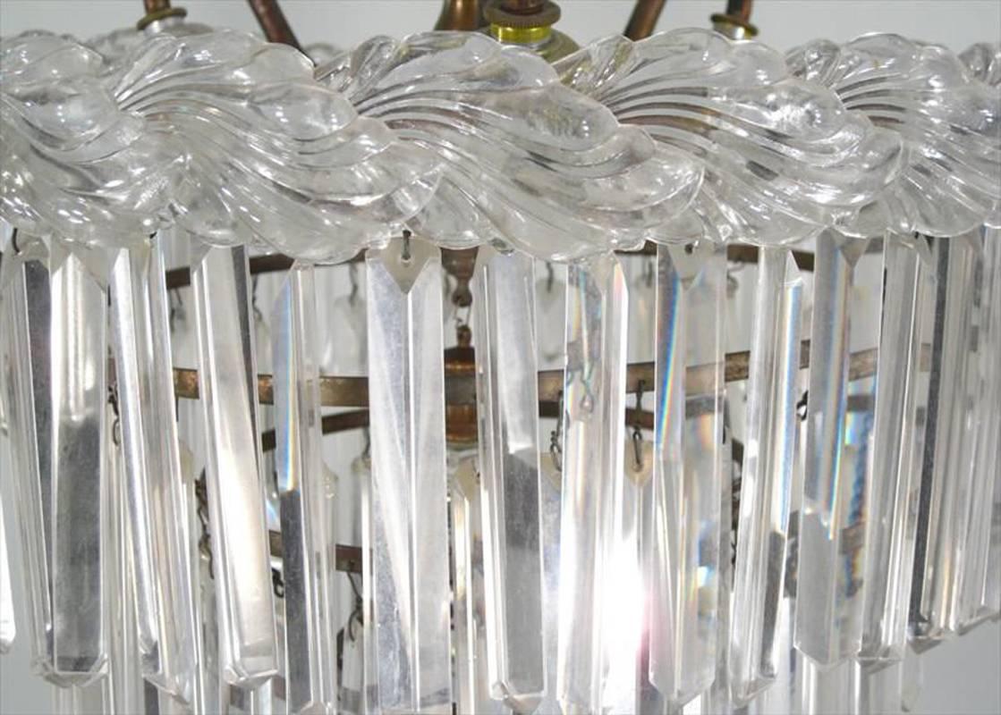 Lampadario a quattro piani in vetro tagliato e pressato In condizioni buone in vendita a Sheffield, MA