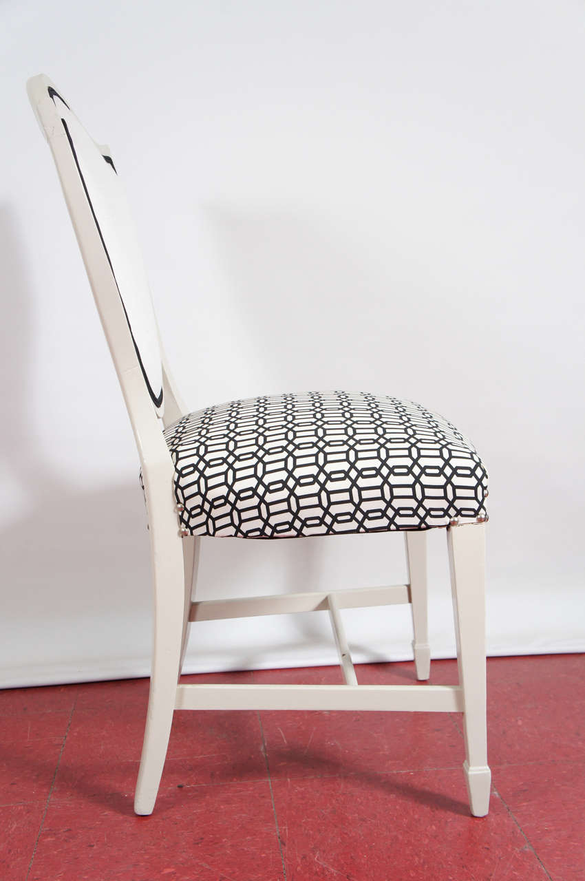 Stühle im Adams-Stil mit Schilfrohrrücken (Mitte des 20. Jahrhunderts)