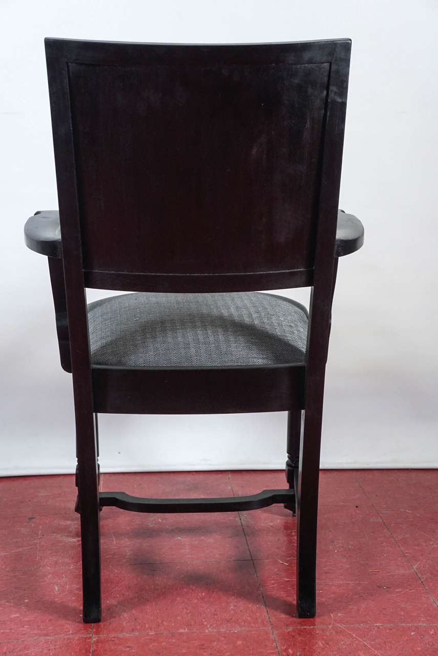 20ième siècle Chaises de salle à manger ébénisées de style Arts & Crafts en vente