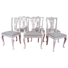 Six chaises de salle à manger peintes de style Chippendale