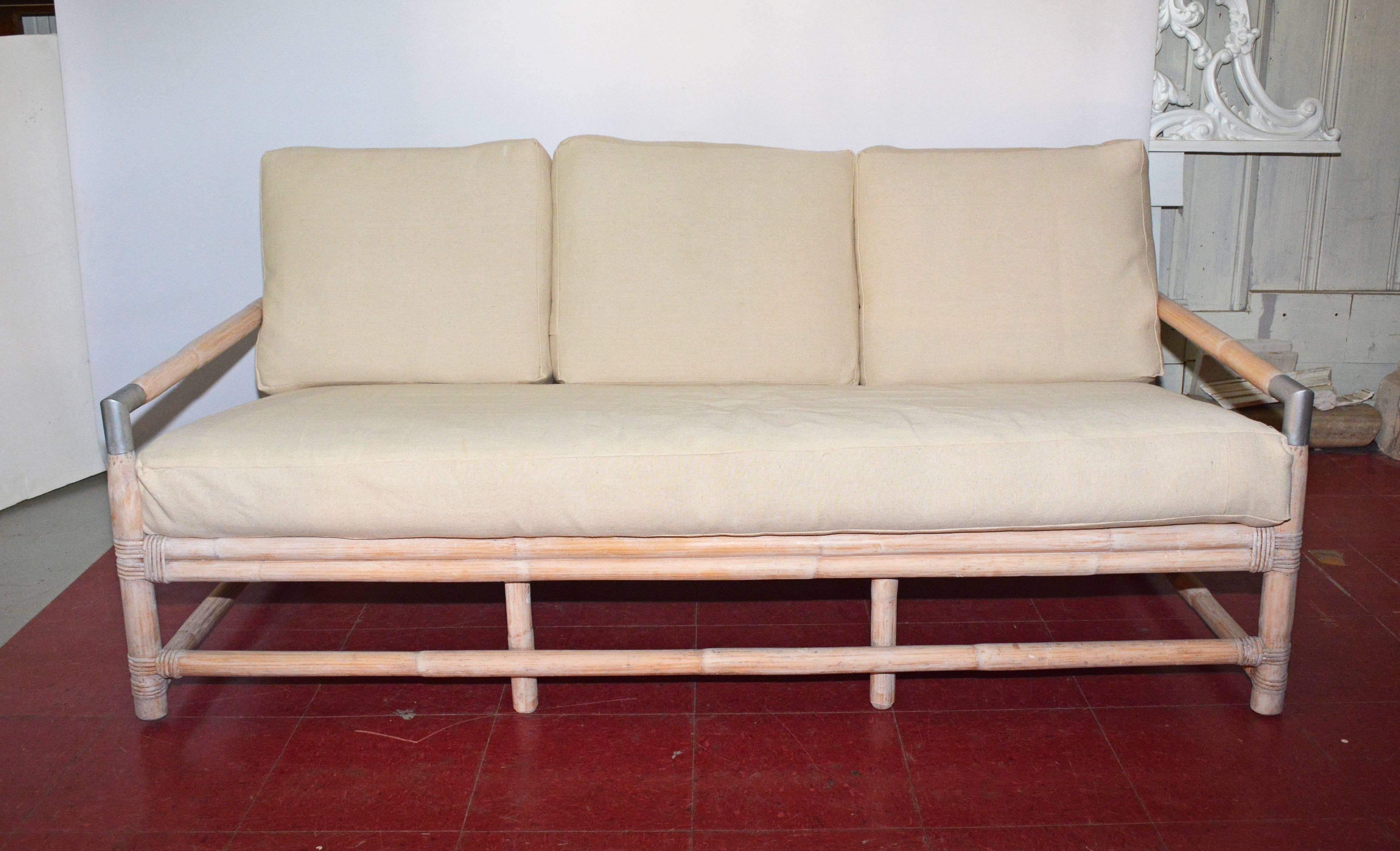 Ficks Bambus Sofa aus der Mitte des Jahrhunderts mit Schilf (Nordamerikanisch) im Angebot