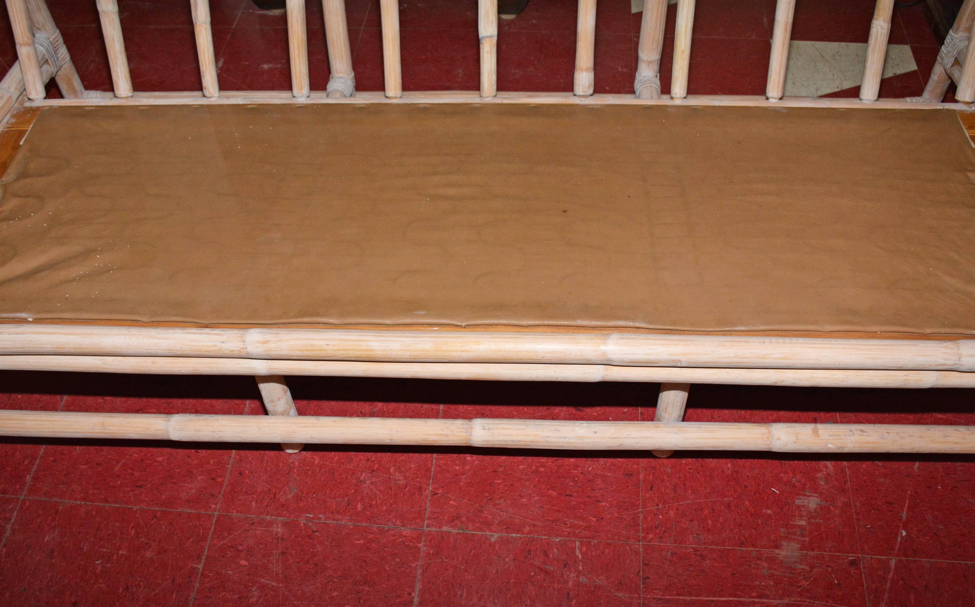 Ficks Bambus Sofa aus der Mitte des Jahrhunderts mit Schilf im Angebot 5
