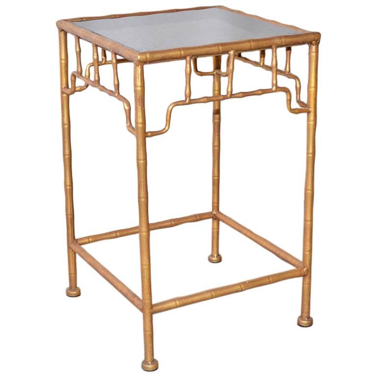 Table Vintage Faux-Bamboo en métal doré