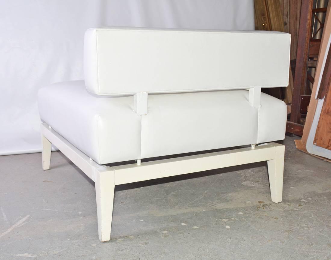 Mid-Century Modern Contemporary Leather Chaise Longue