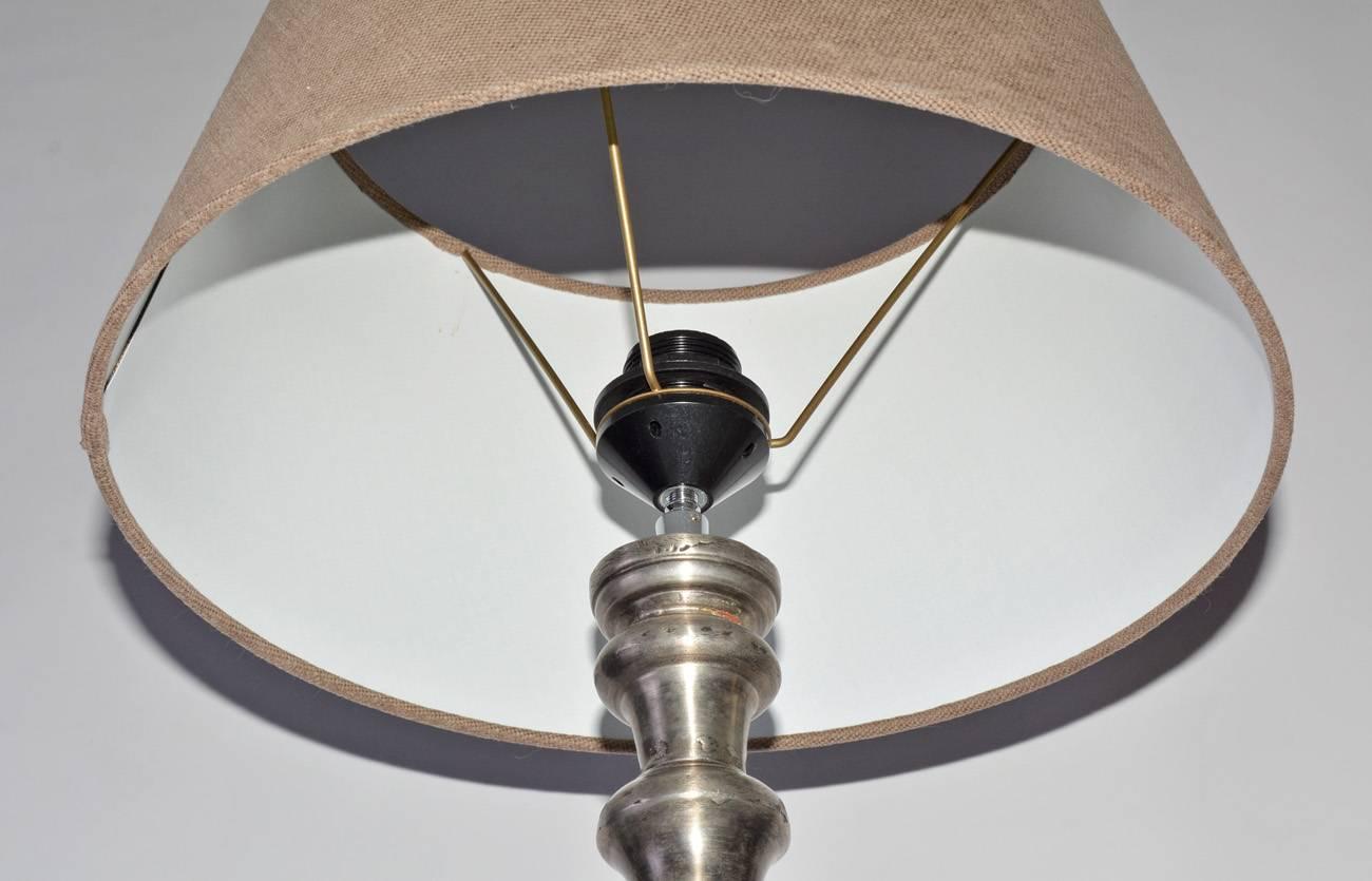 Coppia di sottili basi per lampade contemporanee in metallo In condizioni ottime in vendita a Sheffield, MA