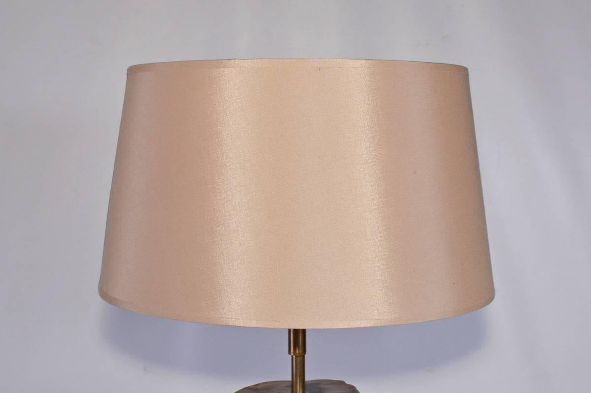 Lámpara Contemporánea de Madera Petrificada Marrón siglo XVIII y antes en venta