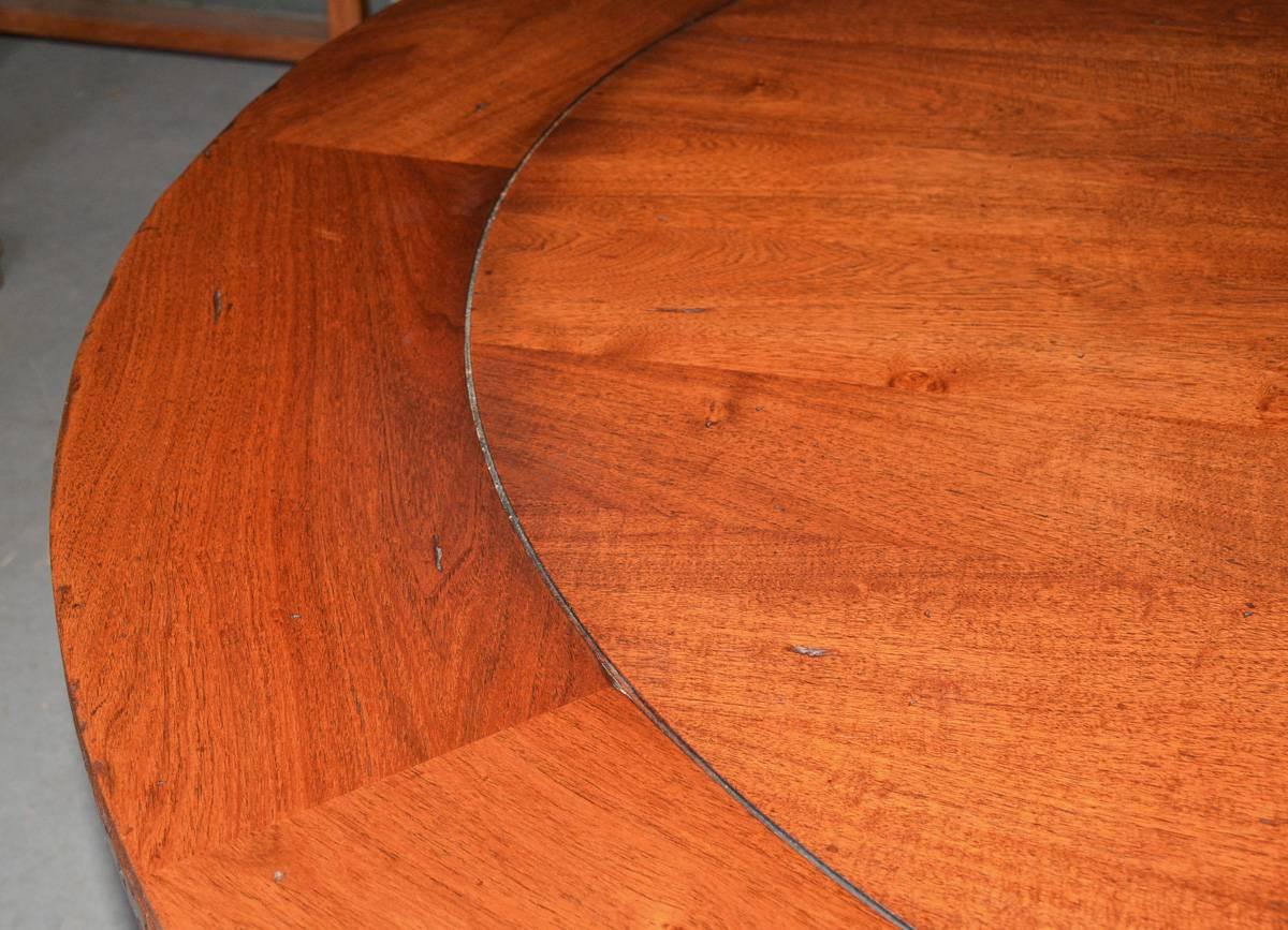 Vintage Round Wood Dining, Library or Conference Table In Good Condition For Sale In Sheffield, MA