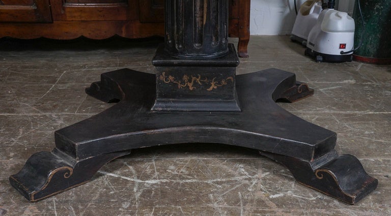 19th Century Antique Round Center Pedestal Dining Table
