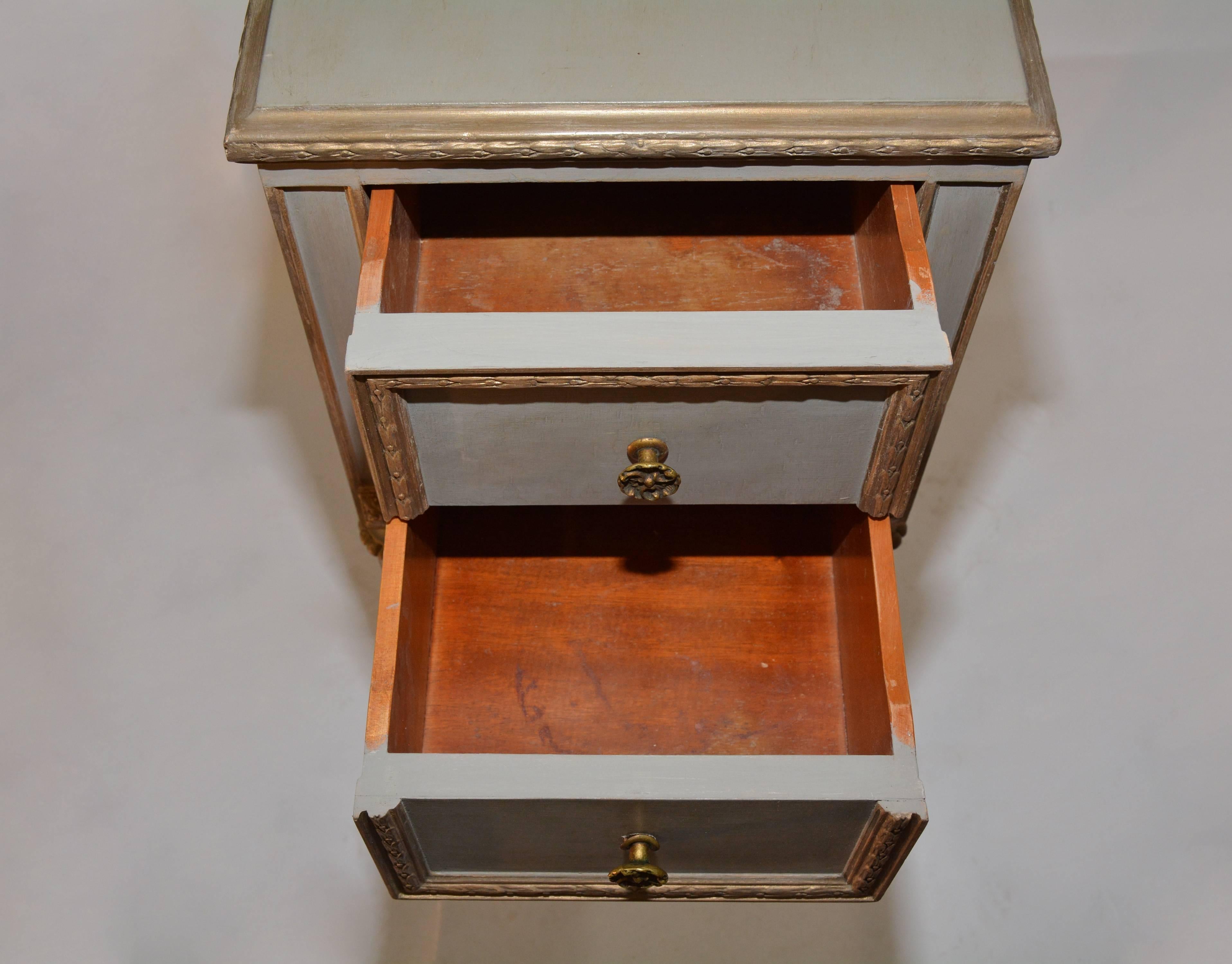 Vintage Neoclassical Night Stand In Good Condition In Sheffield, MA