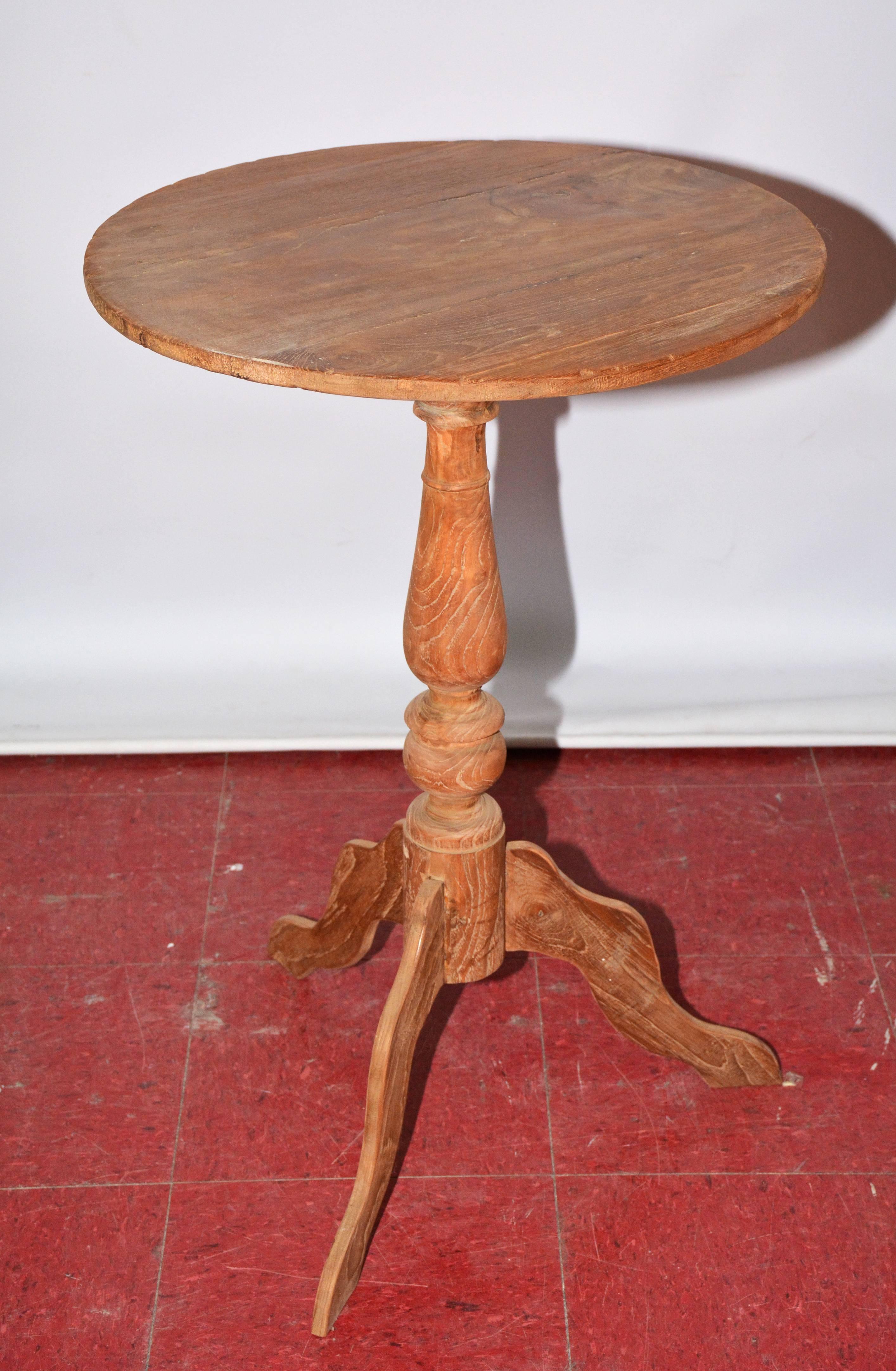 antique round pedestal table