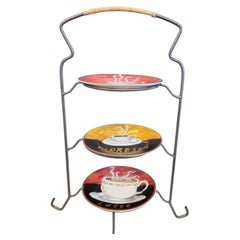 Présentoir vintage à trois étages de style champêtre pour le thé de l'après-midi, les gâteaux ou les pâtisseries